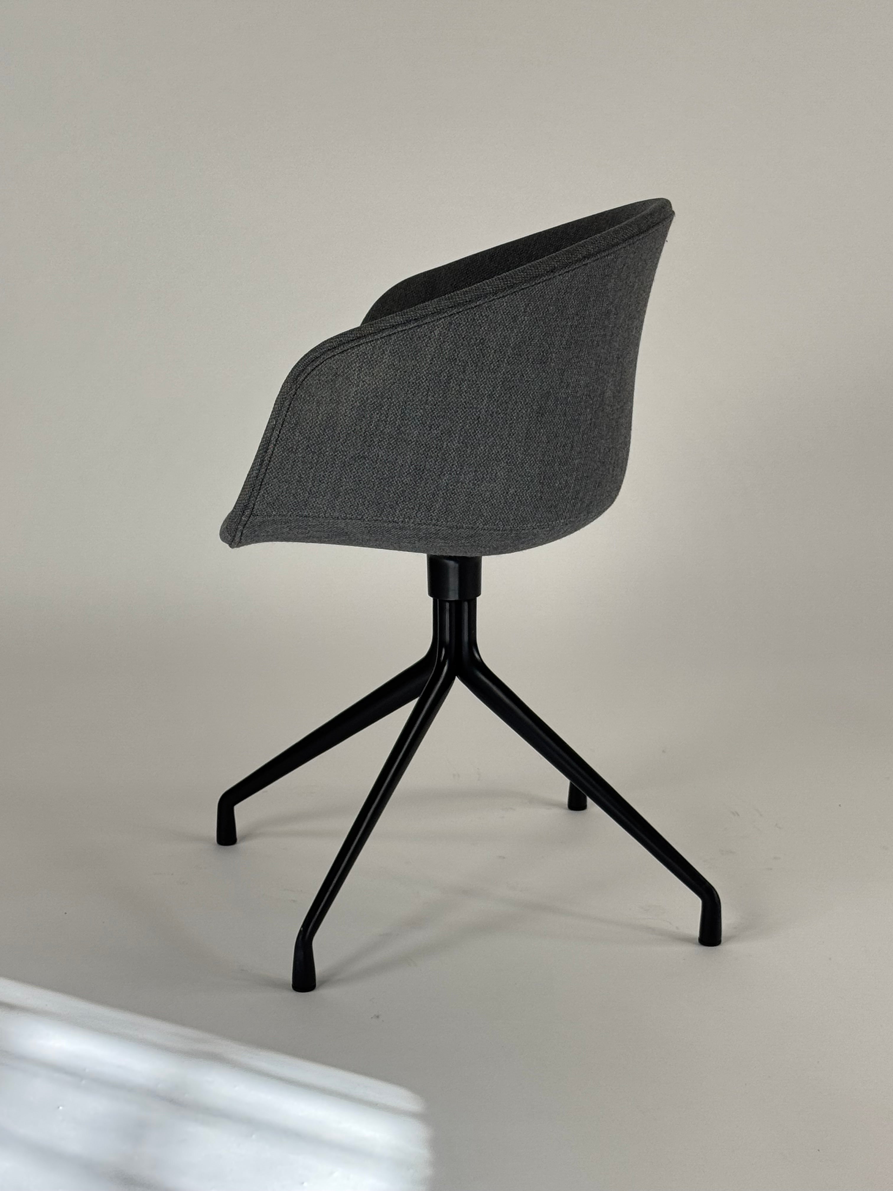 HAY AAC 21 Stol – Mørkegrå