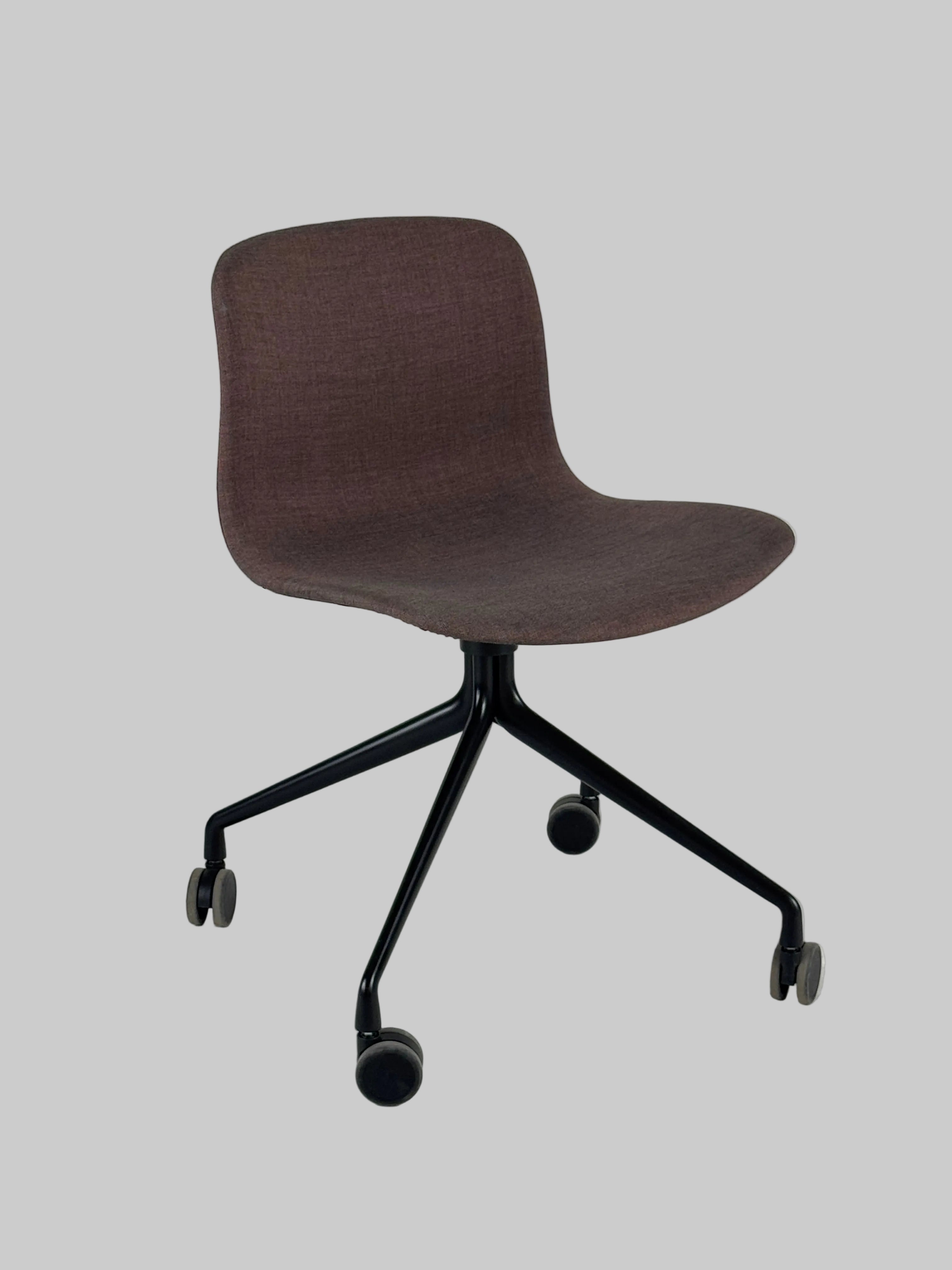 HAY AAC15 Stol - Brun/Sort Stel