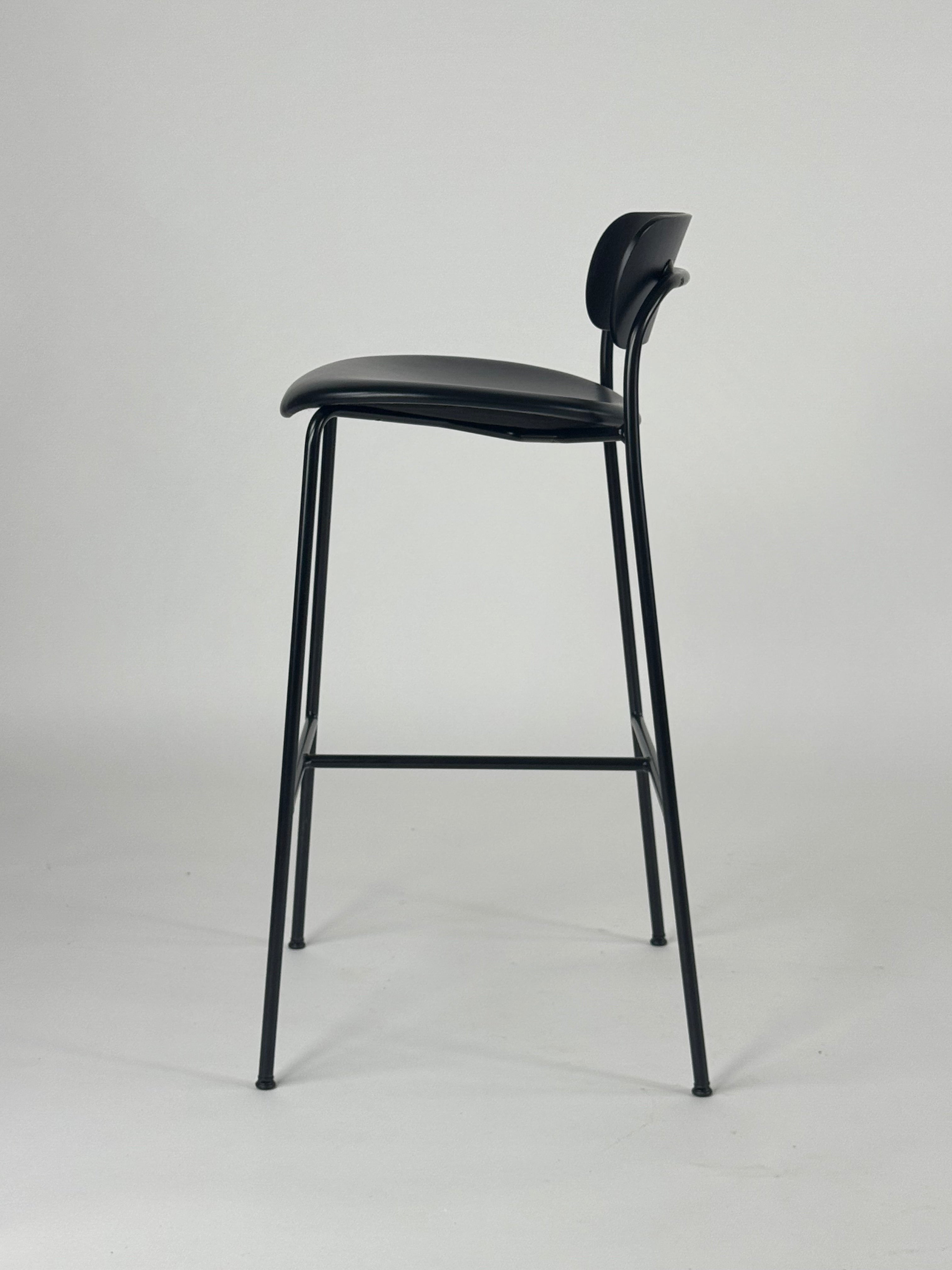 &Tradition Pavilion AV10 Barstol – Sort Læder