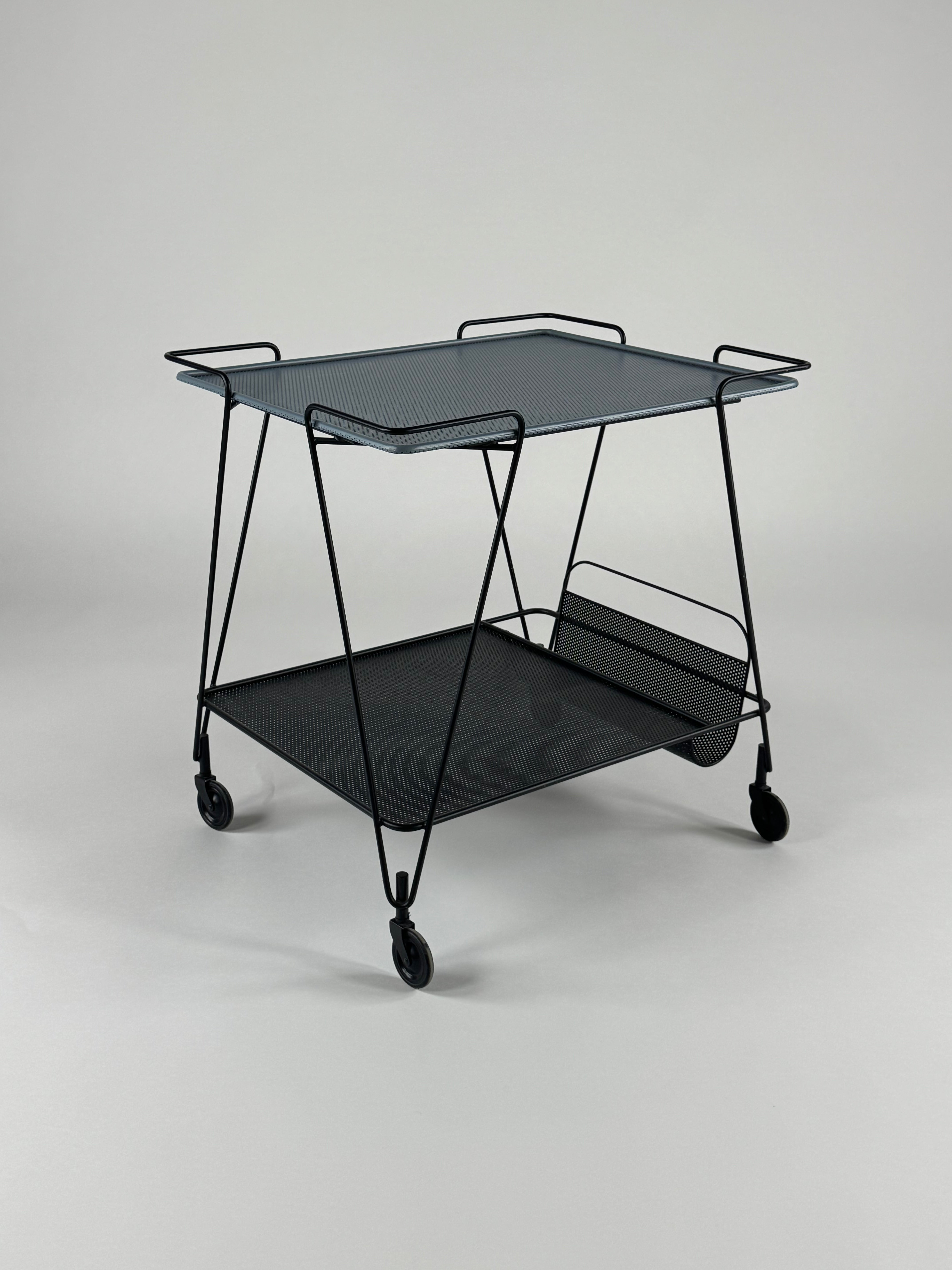 GUBI Matégot Trolley – Blå/Sort