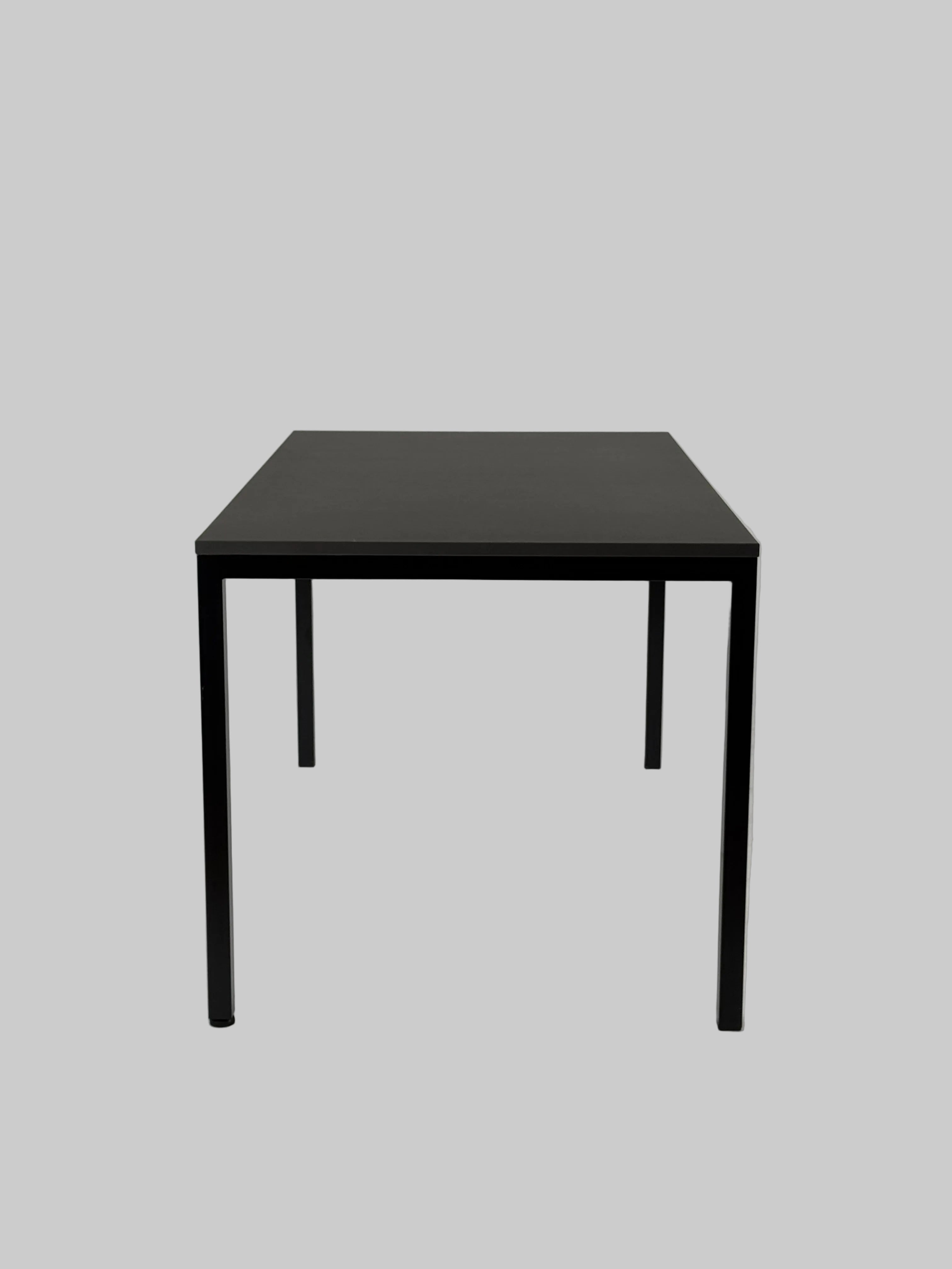 Holmris B8 Quadro Bord – Grå/Sort Stel