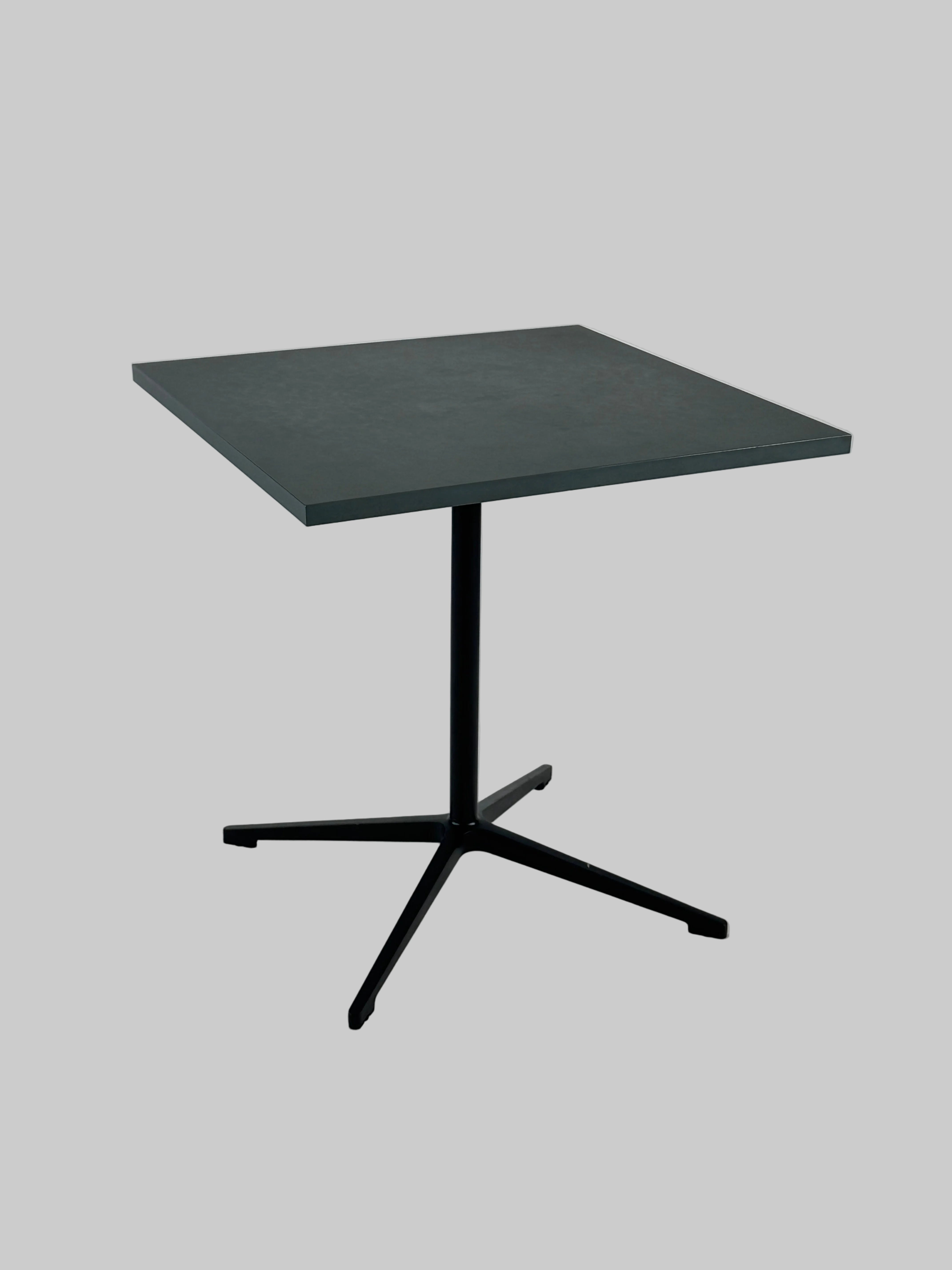Bord – Grå/Sort Stel 70x70cm