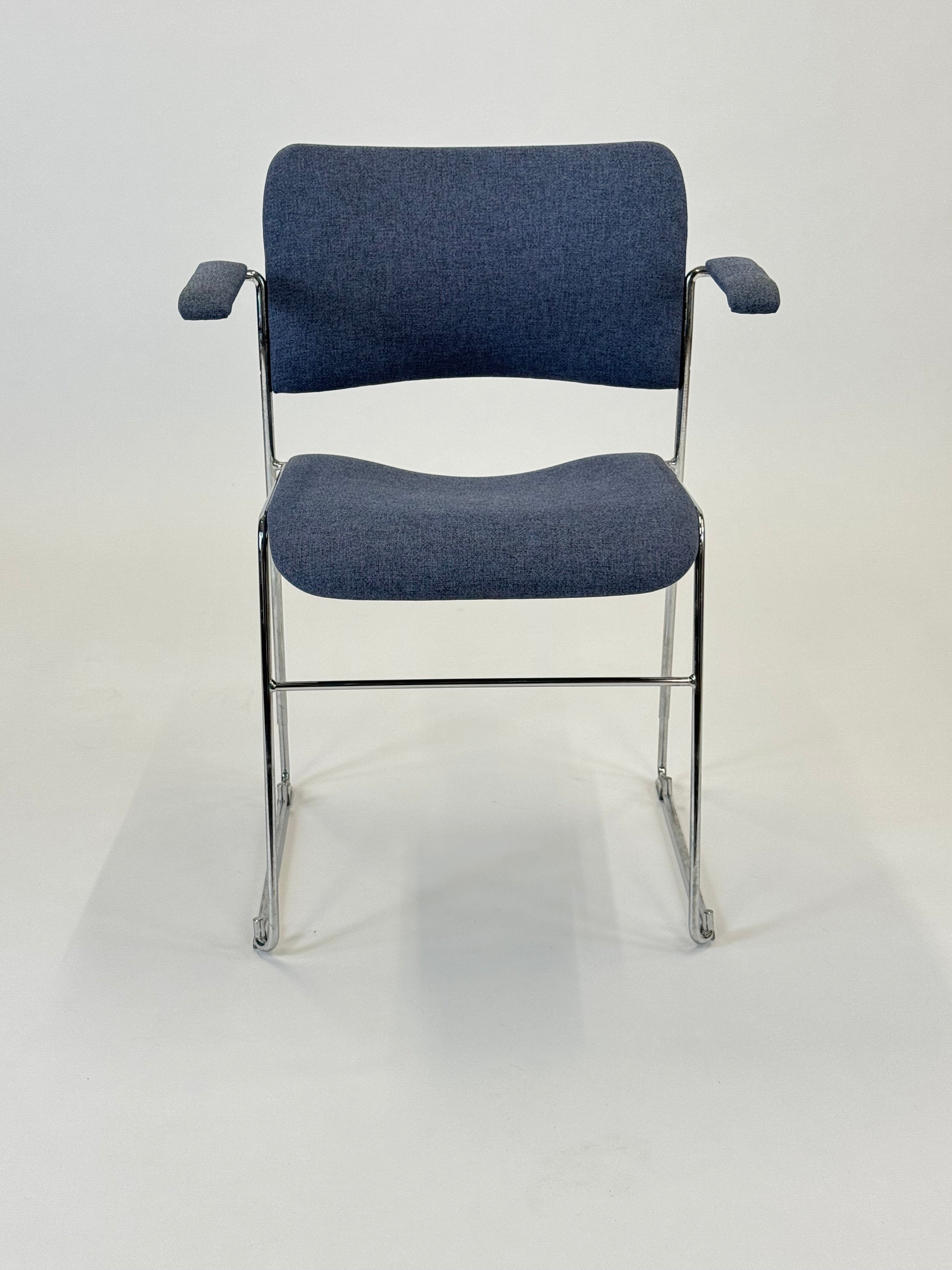 Howe | 40/4 Konferencestol (Blå m. Krom Stel)