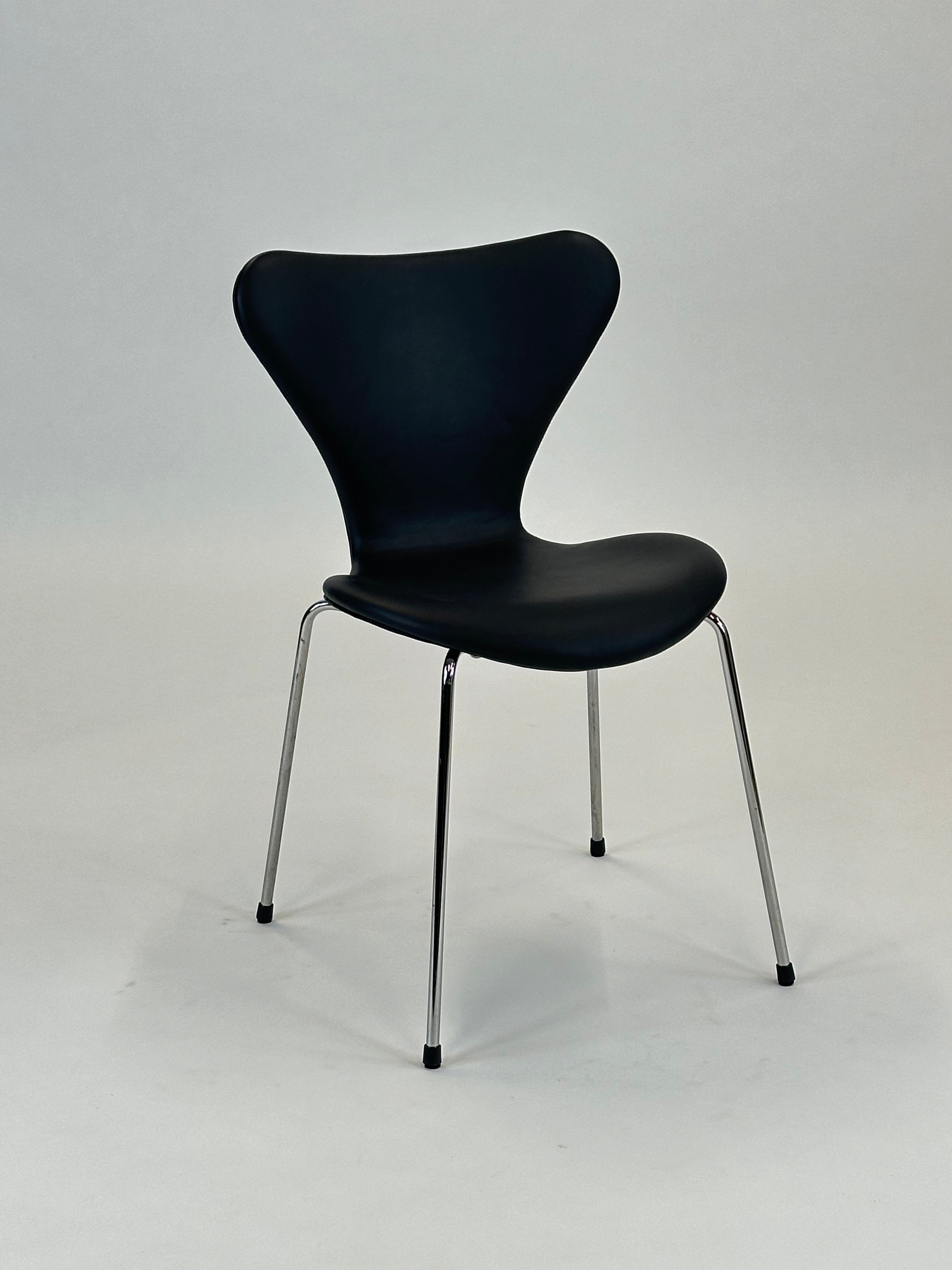Fritz Hansen | Series 7 Stol (Sort)