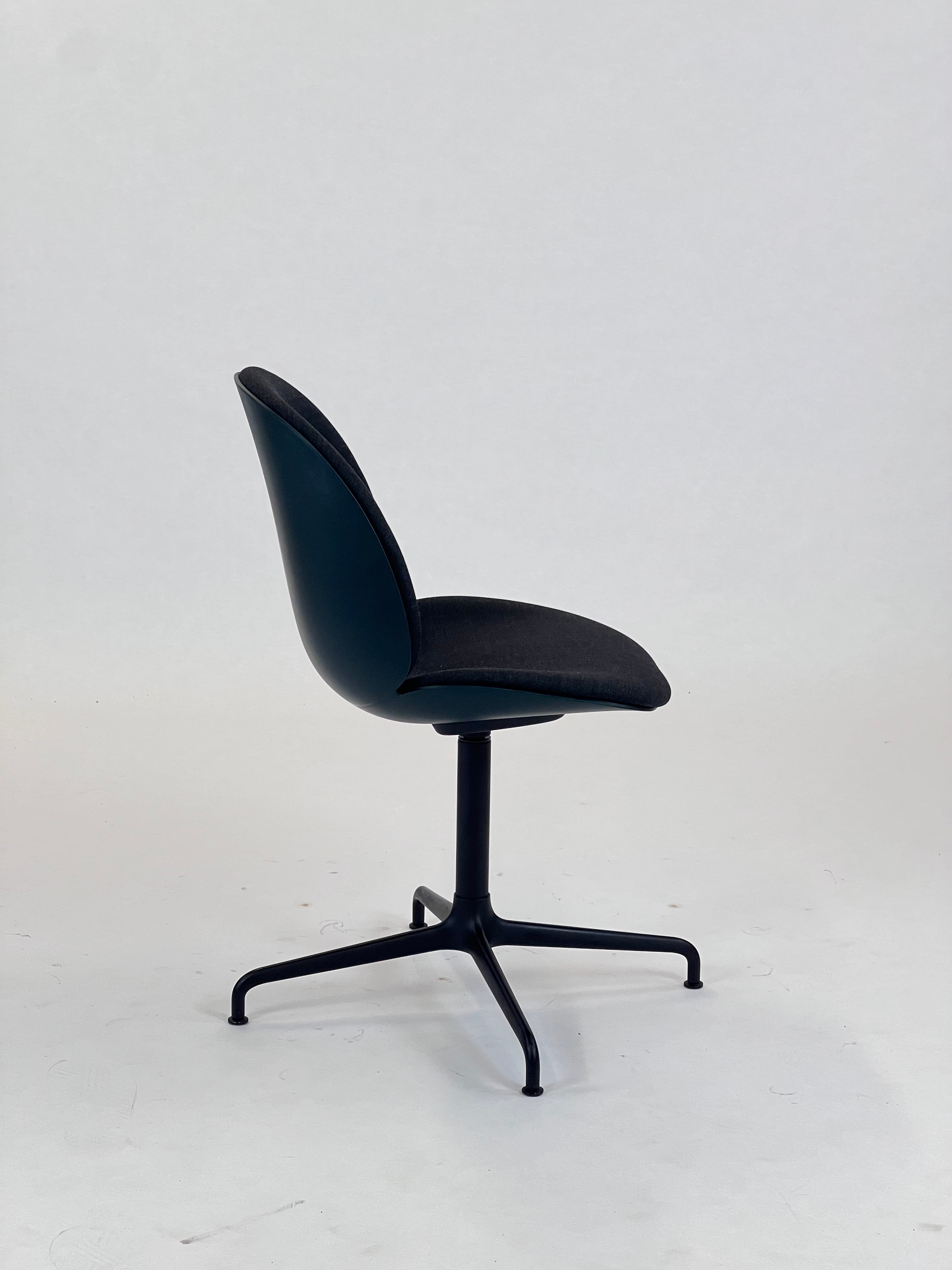 Gubi Beetle Meeting Chair