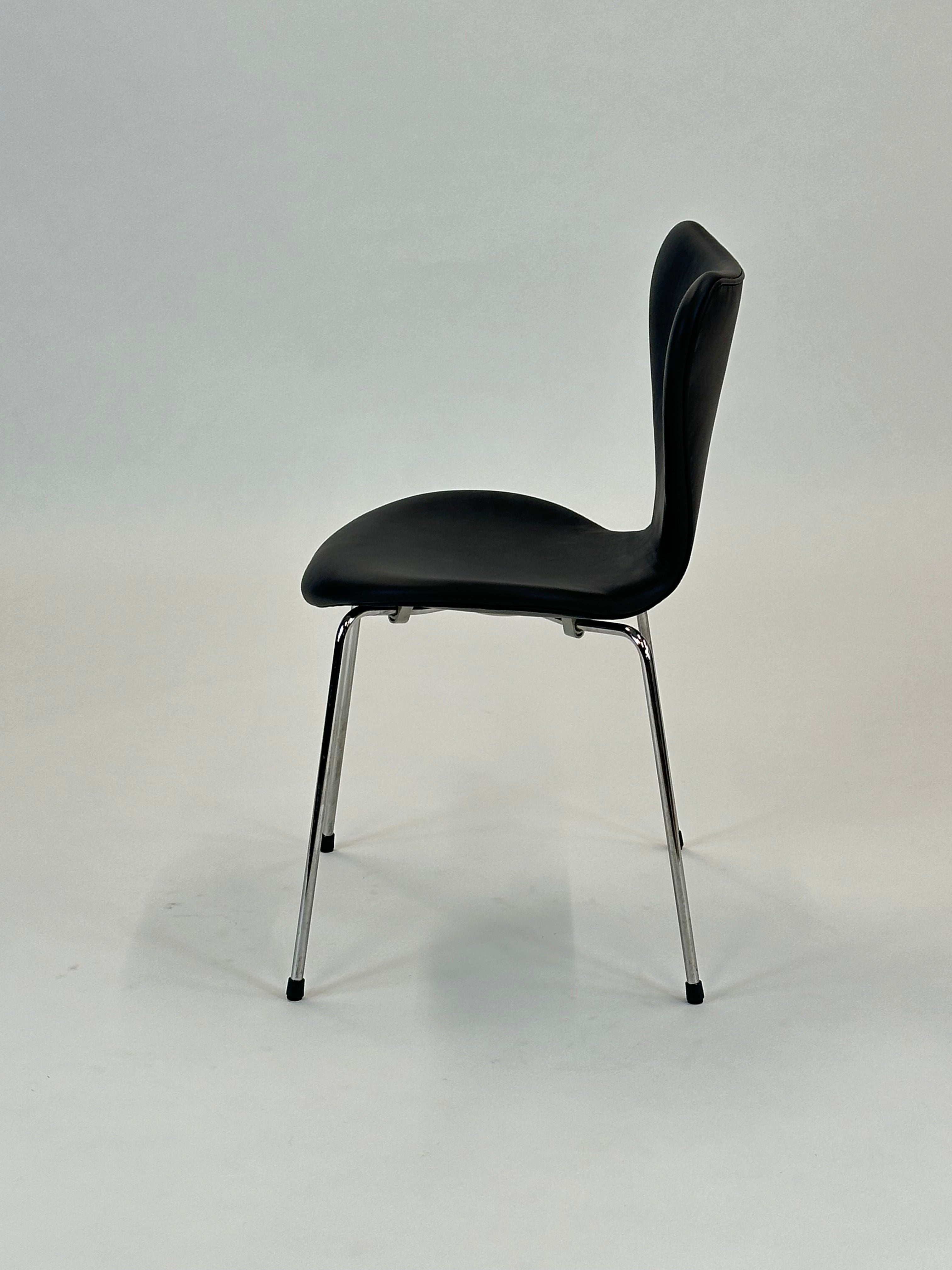 Fritz Hansen | Series 7 Stol (Sort)