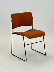 40/4 Konferencestol - Howe (Orange u. armlæn)