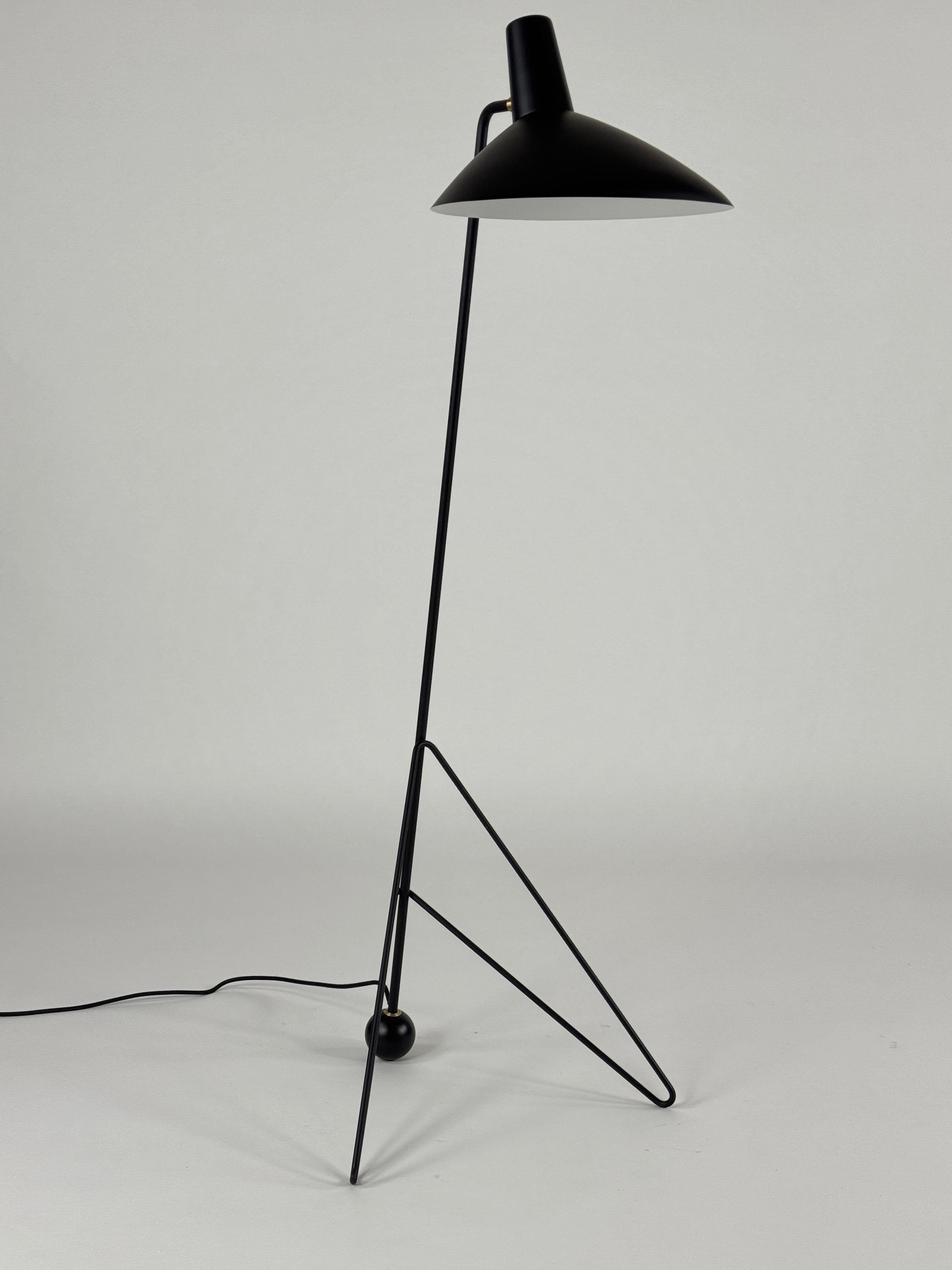 &tradition Tripod HM8 Lampe – Sort H 134 cm