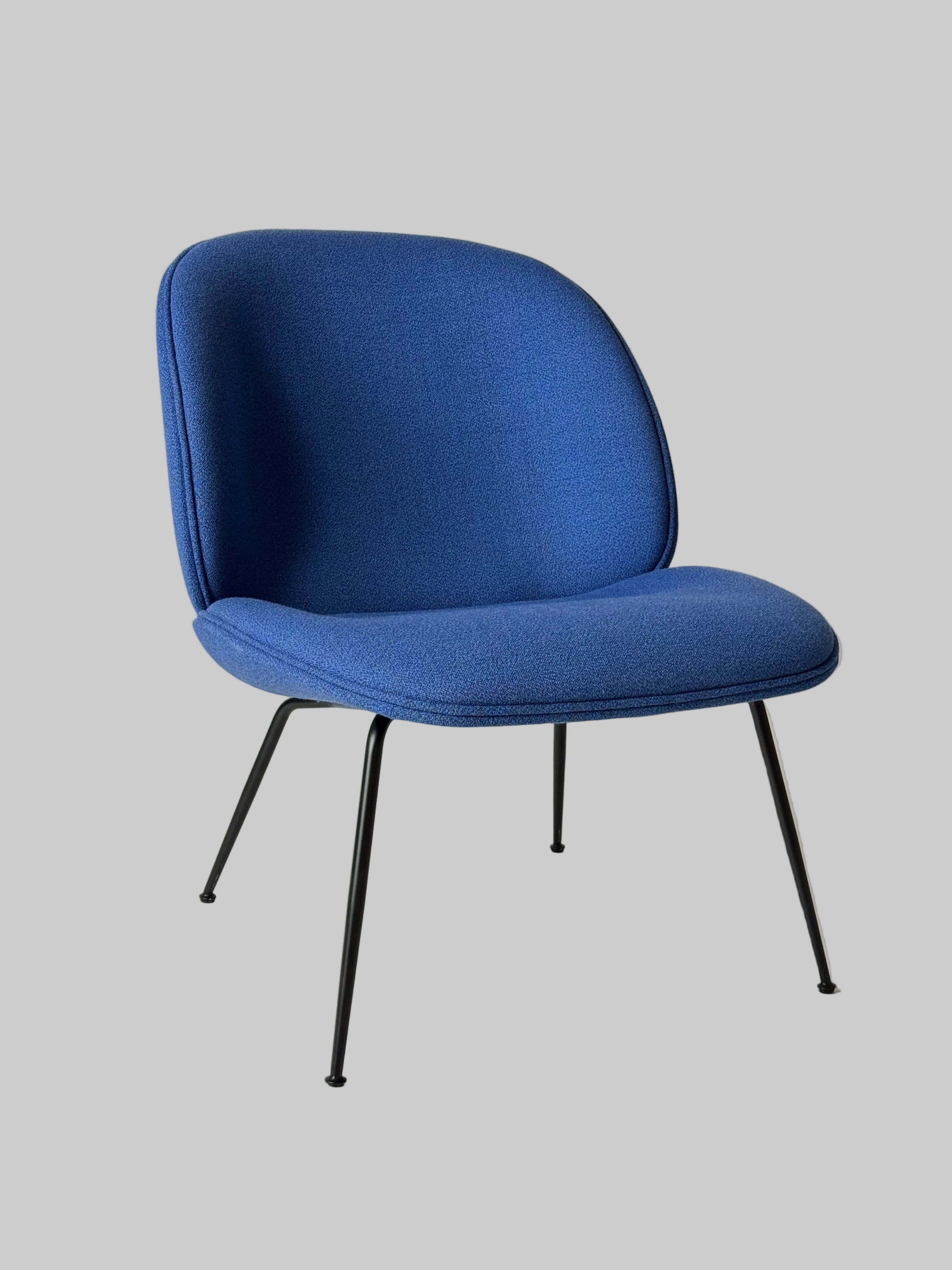 GUBI Beetle Loungestol – Blå