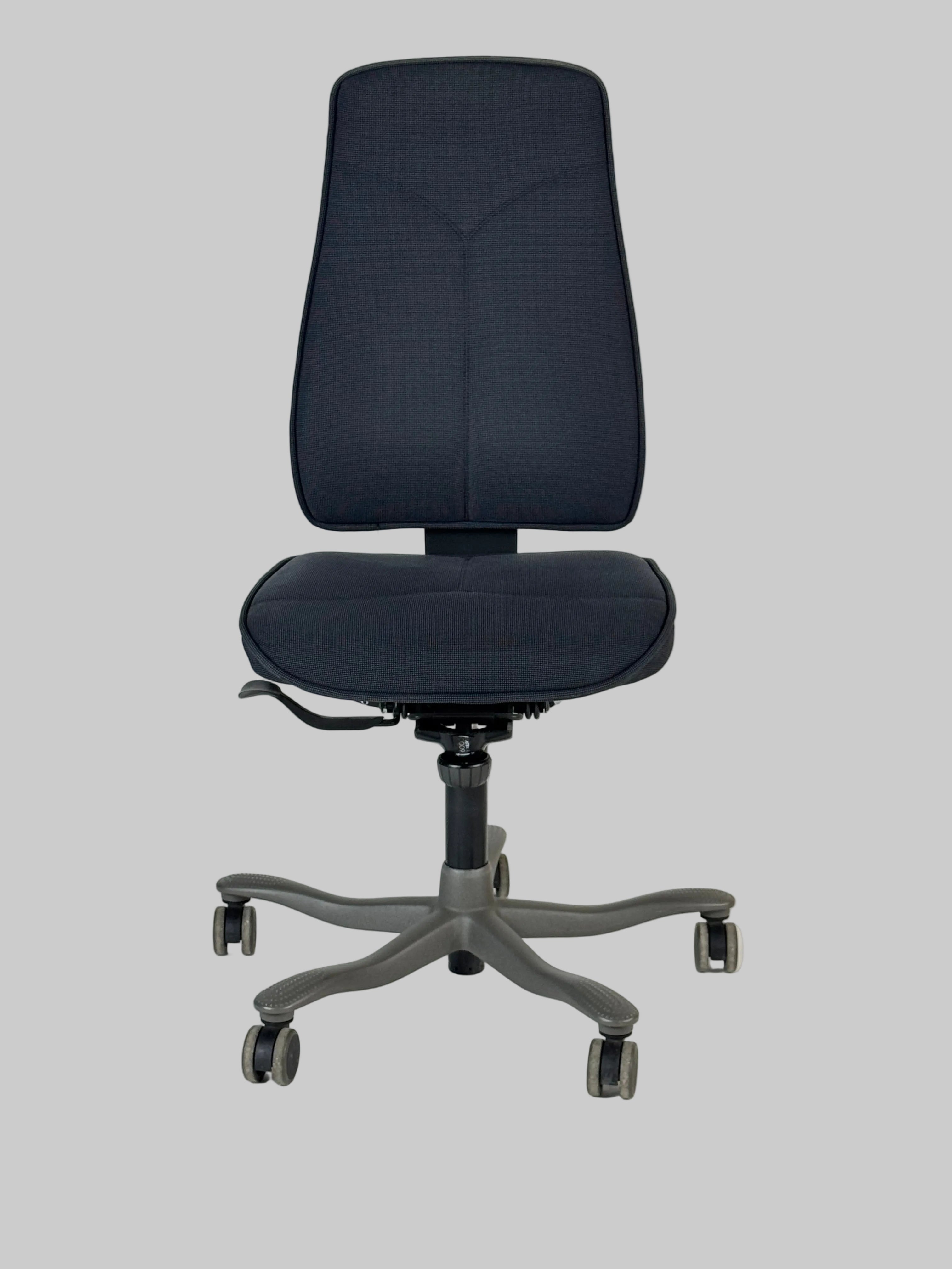 Kinnarps Free Float 6240 – Mørkeblå