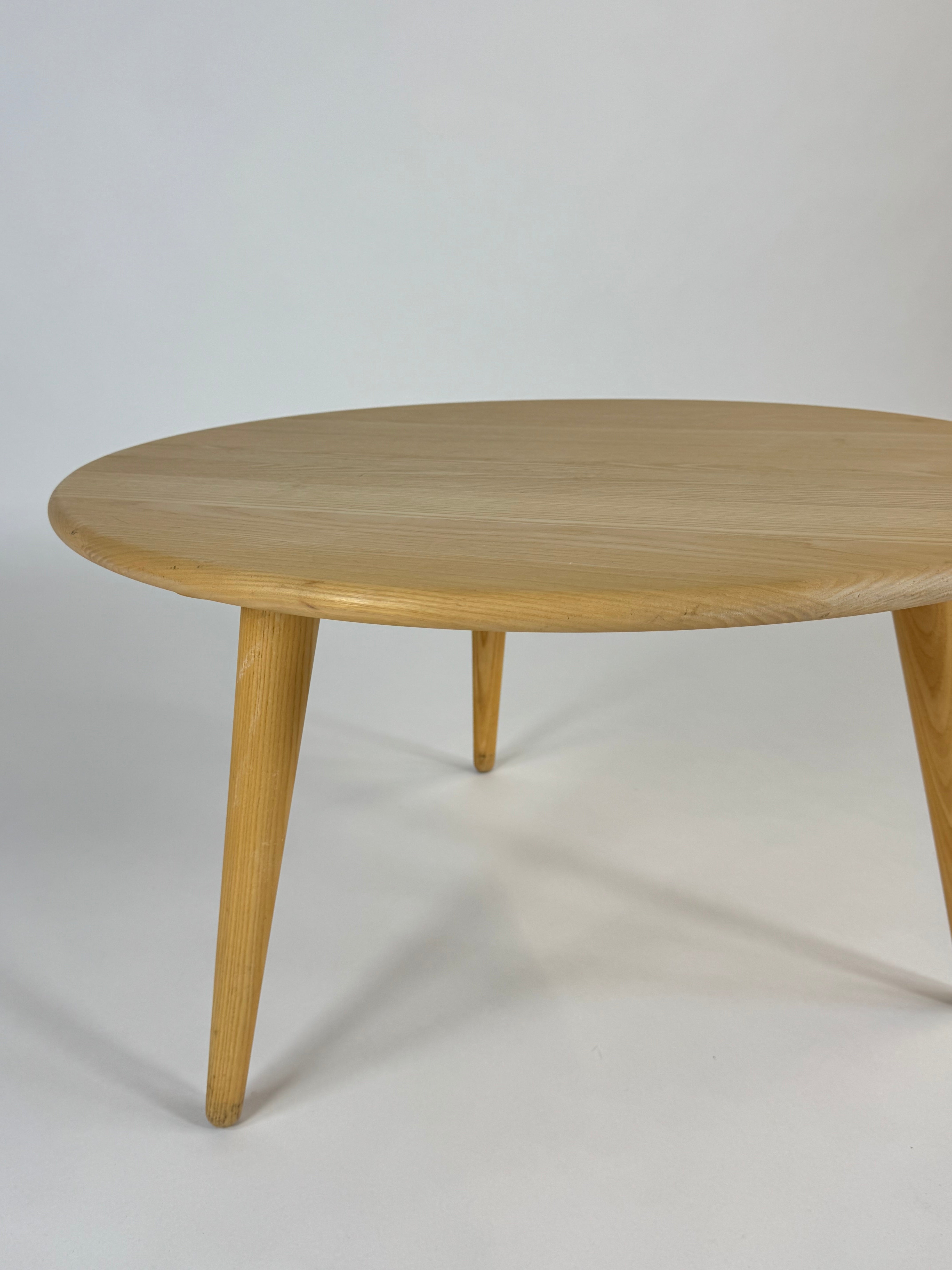 Carl Hansen & Søn CH008 Sofabord – Eg Ø78 cm