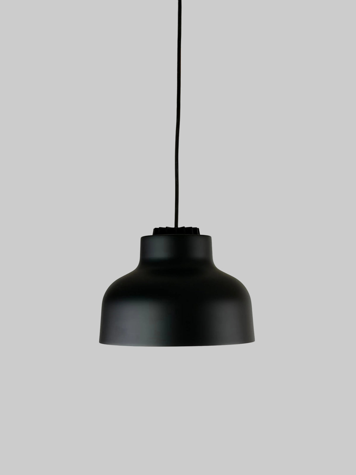 Santa & Cole M64 Pendel – Sort/Aluminium Ø22
