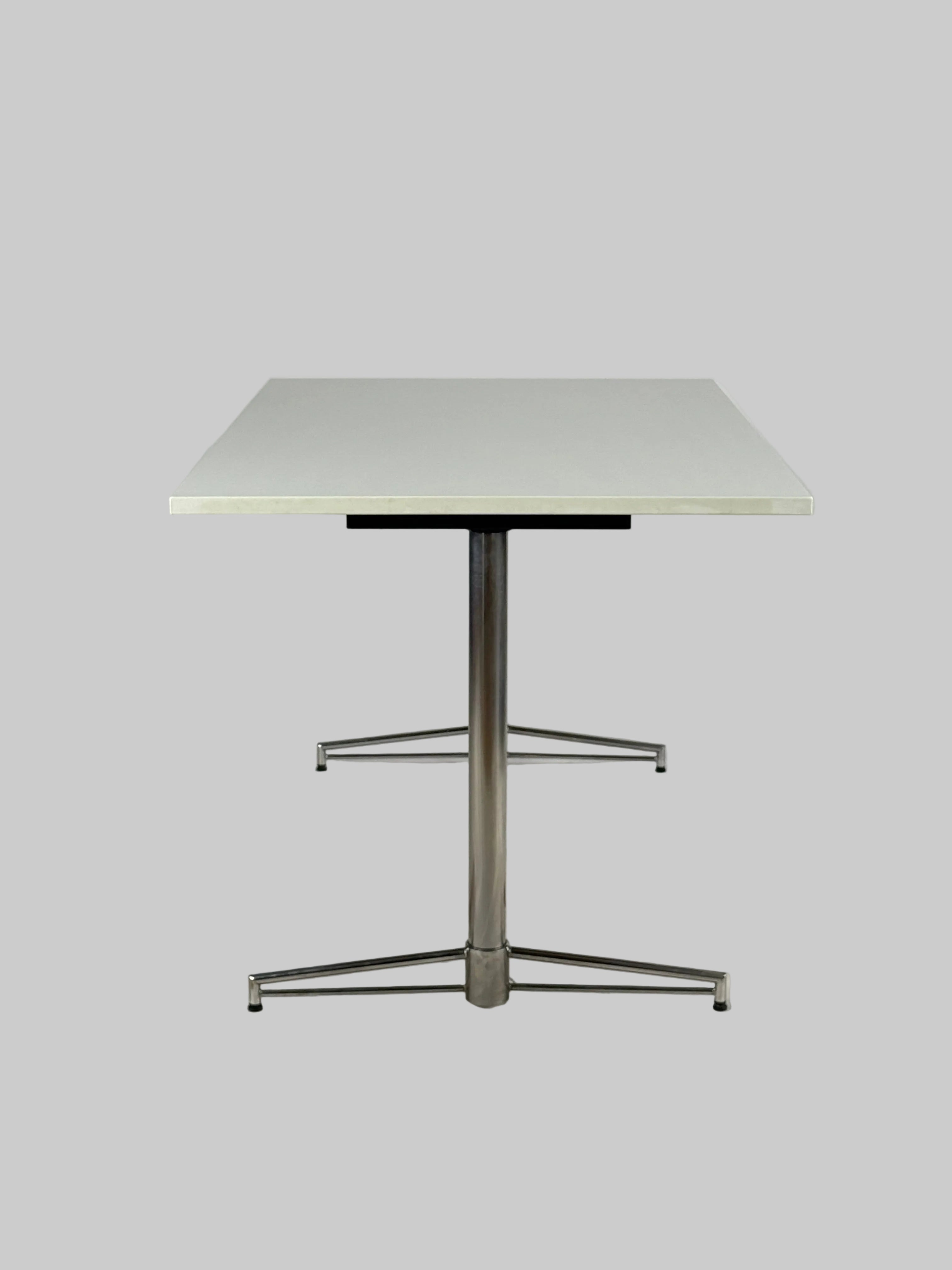 Johanson Design T-bone Bord – Hvid/Krom