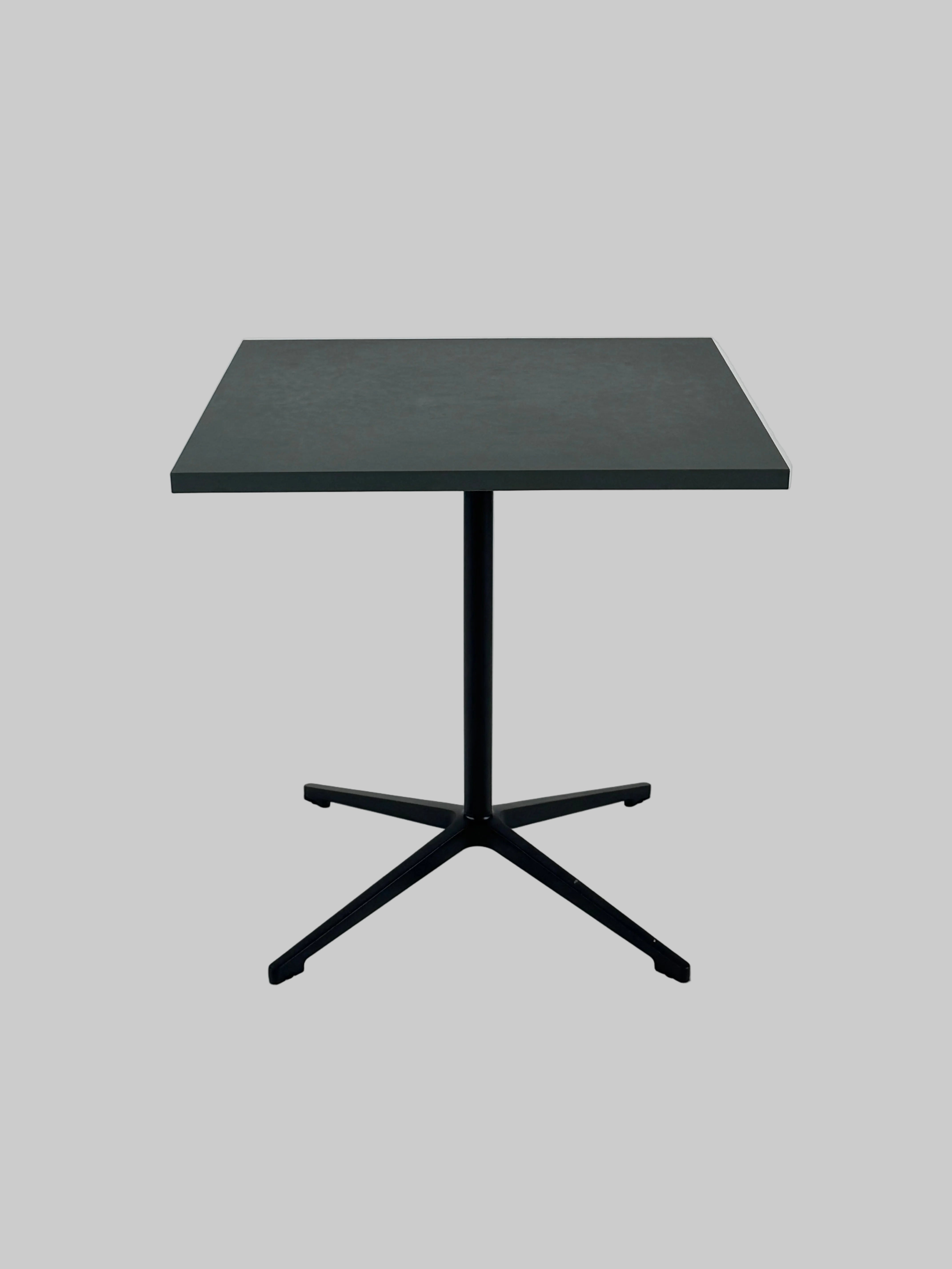 Bord – Grå/Sort Stel 70x70cm