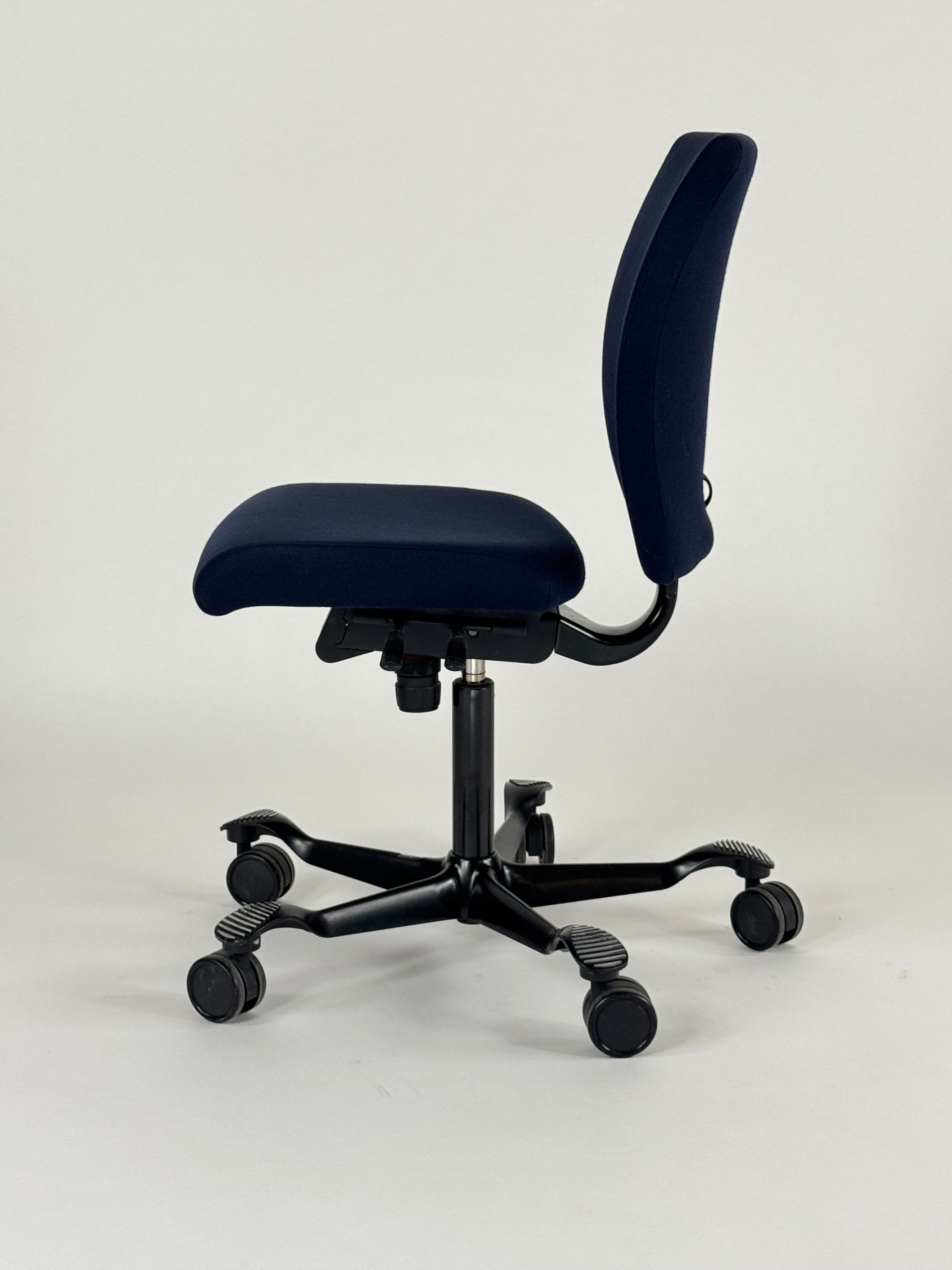 HÅG H04 4200 - Mørkeblå 200mm