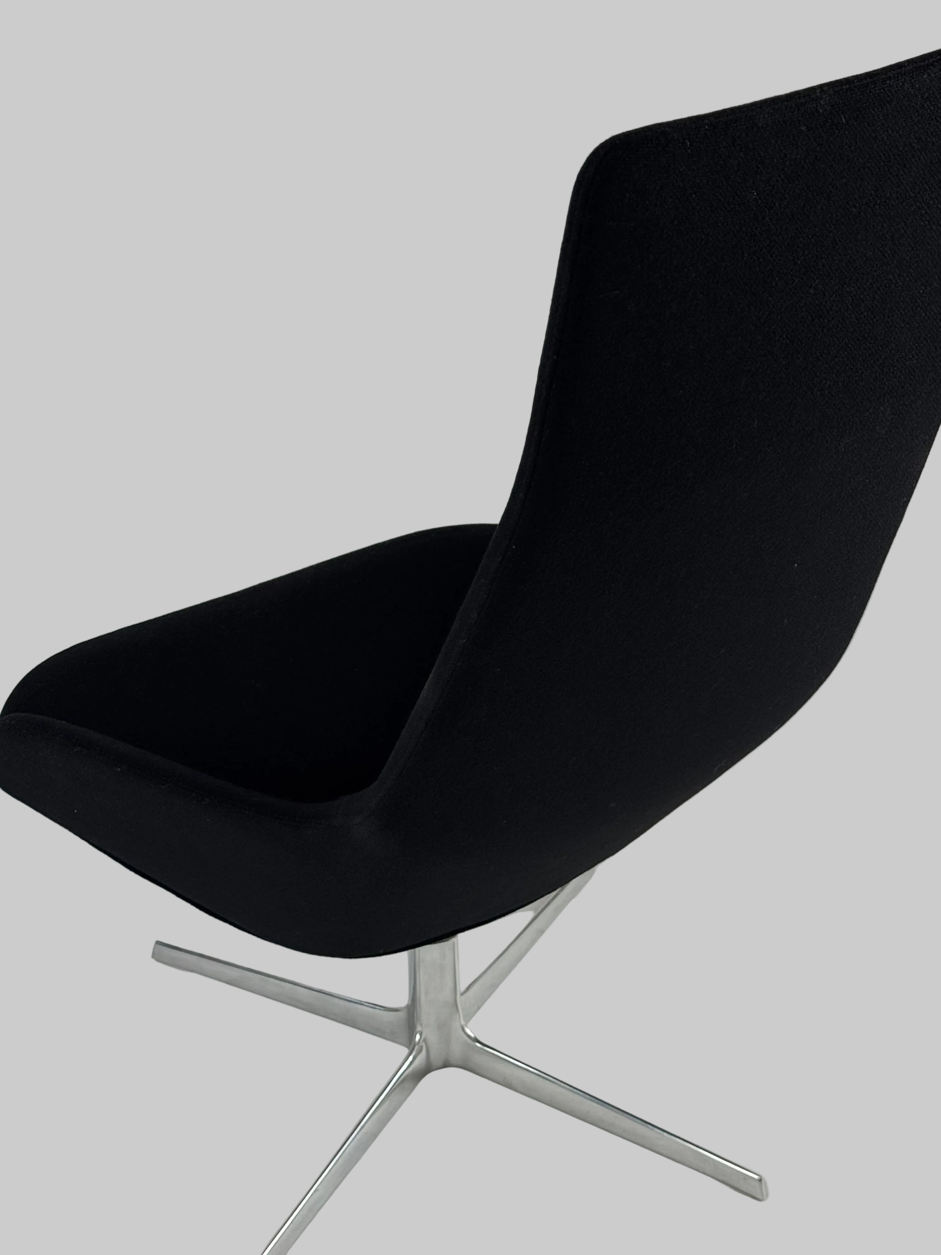 Arper Aston Loungestol – Sort/Krom Stel