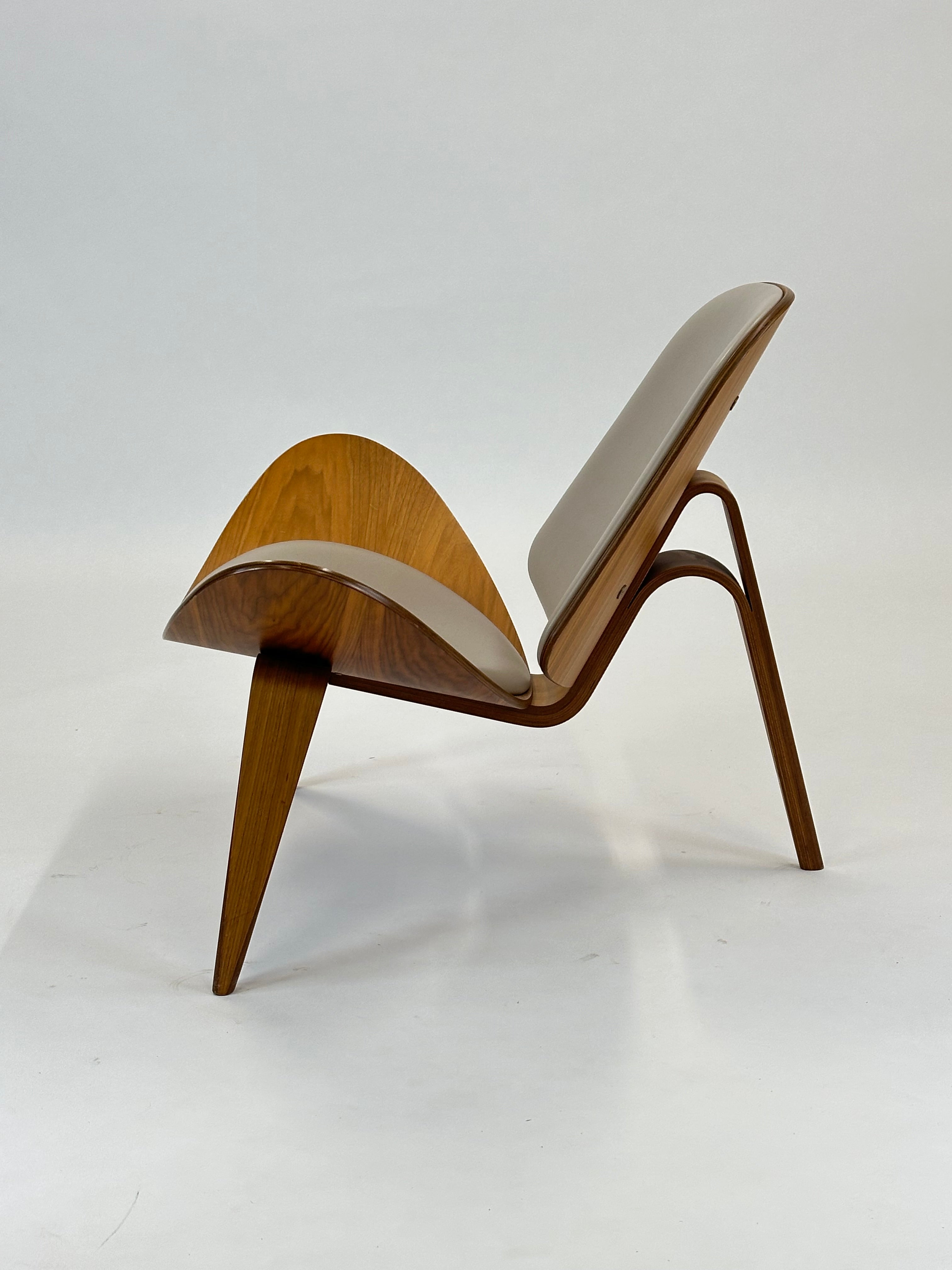 Carl Hansen & Søn | CH07 - Skalstolen