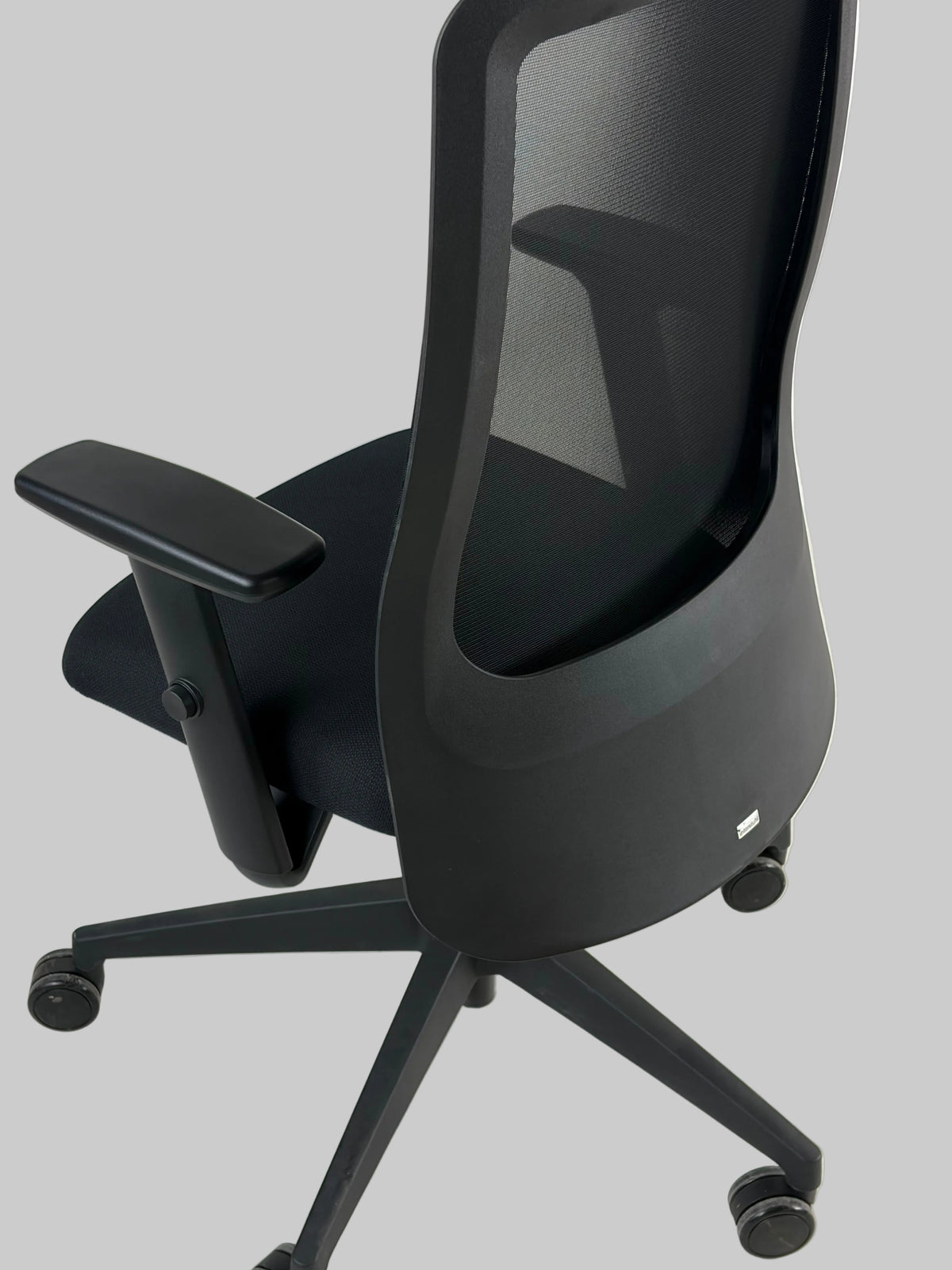 Interstuhl Every EV251 Kontorstol – Sort Mesh m. Armlæn