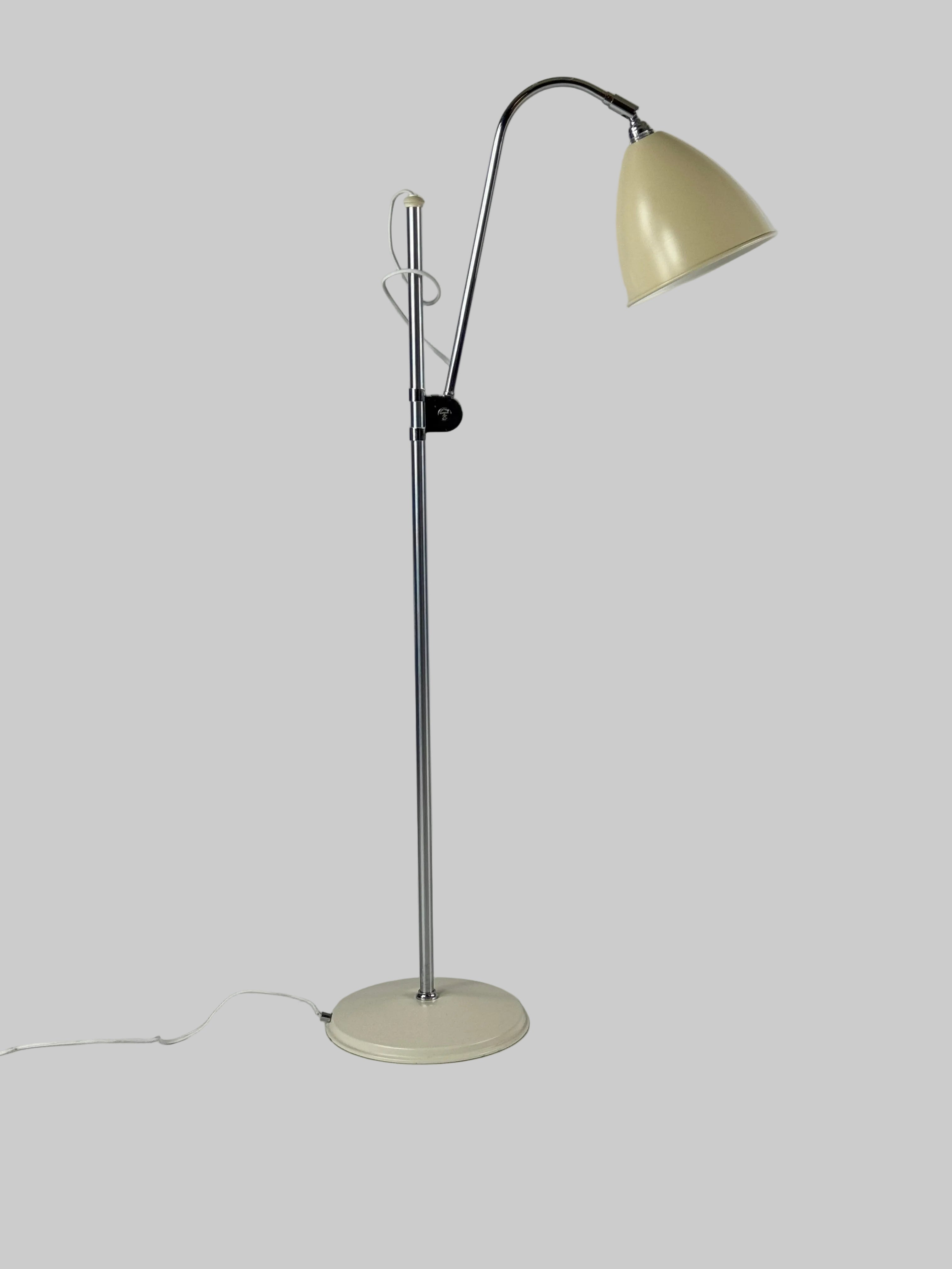 GUBI Bestlite BL3 Gulvlampe – Hvid/Krom Ø21 cm