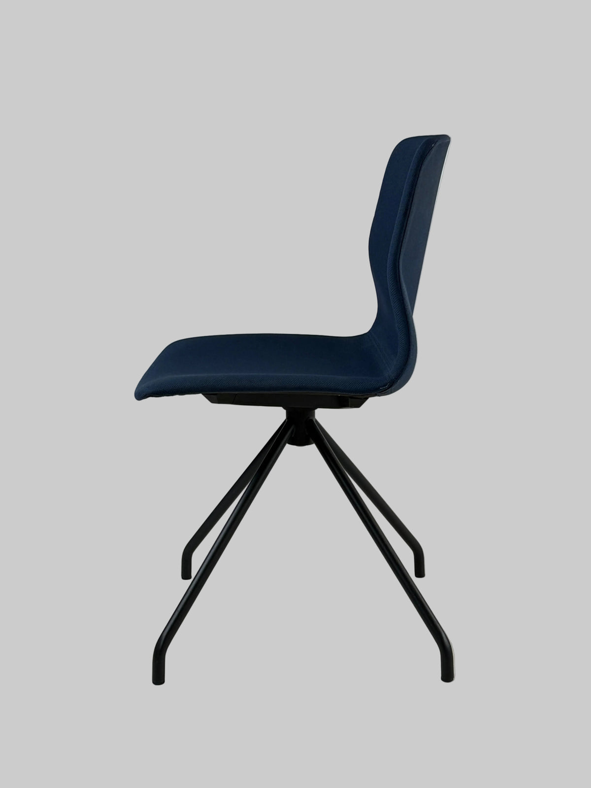 Four Design FourSure 11 Stol – Mørkeblå/Sort Stel