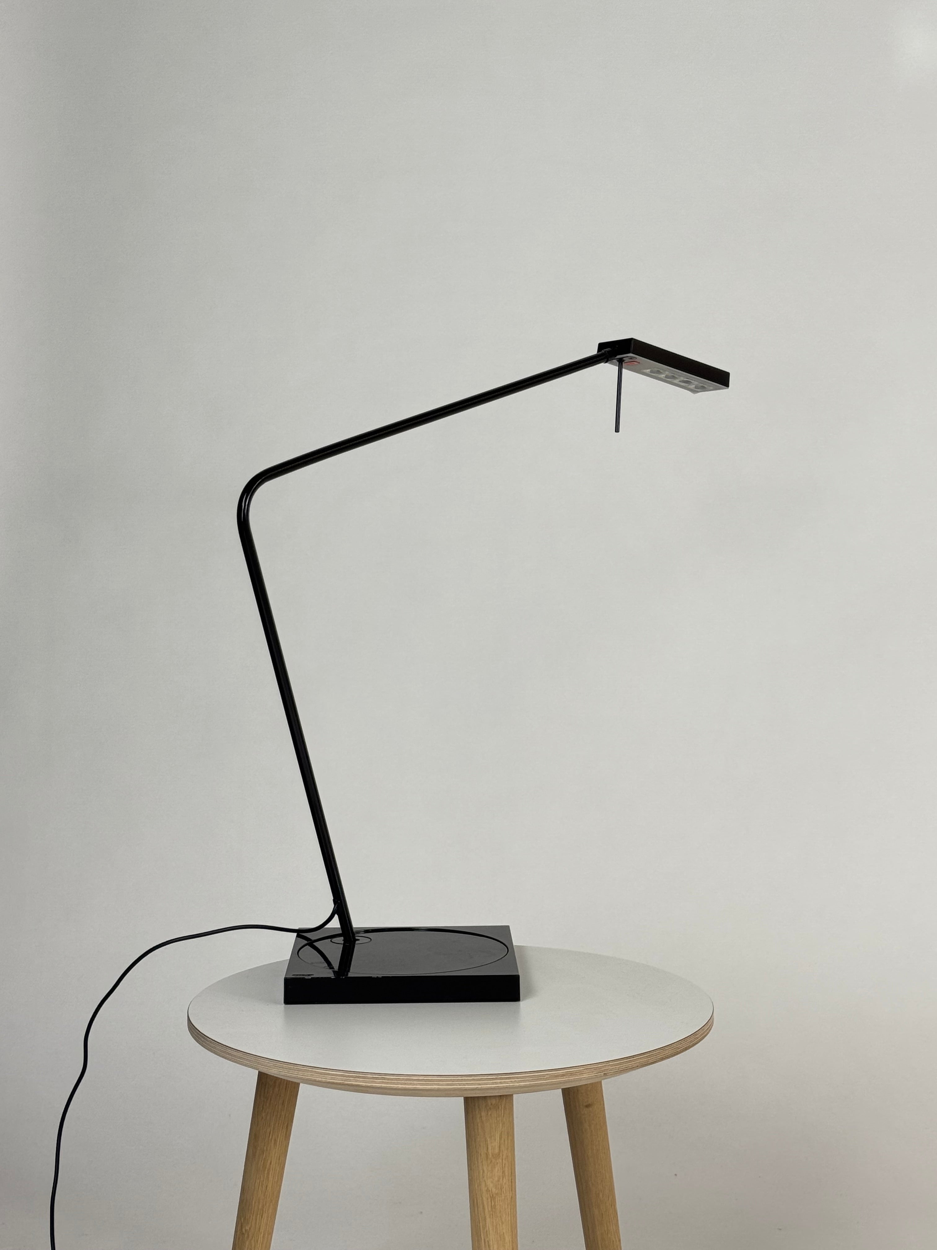 Luxo | Ninety LED Bordlampe