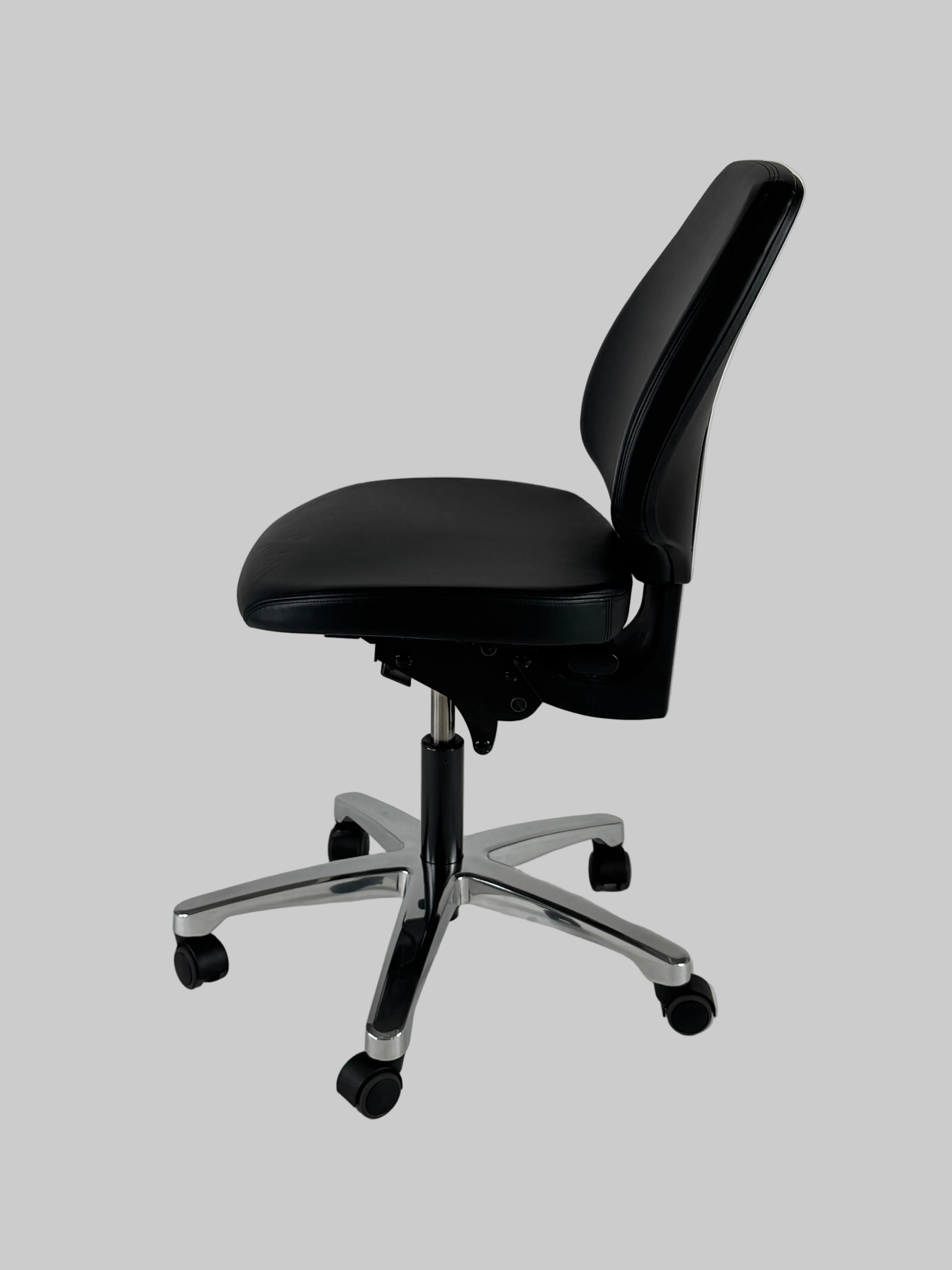RH Activ 220 Kontorstol – Sort Læder/Krom Stel