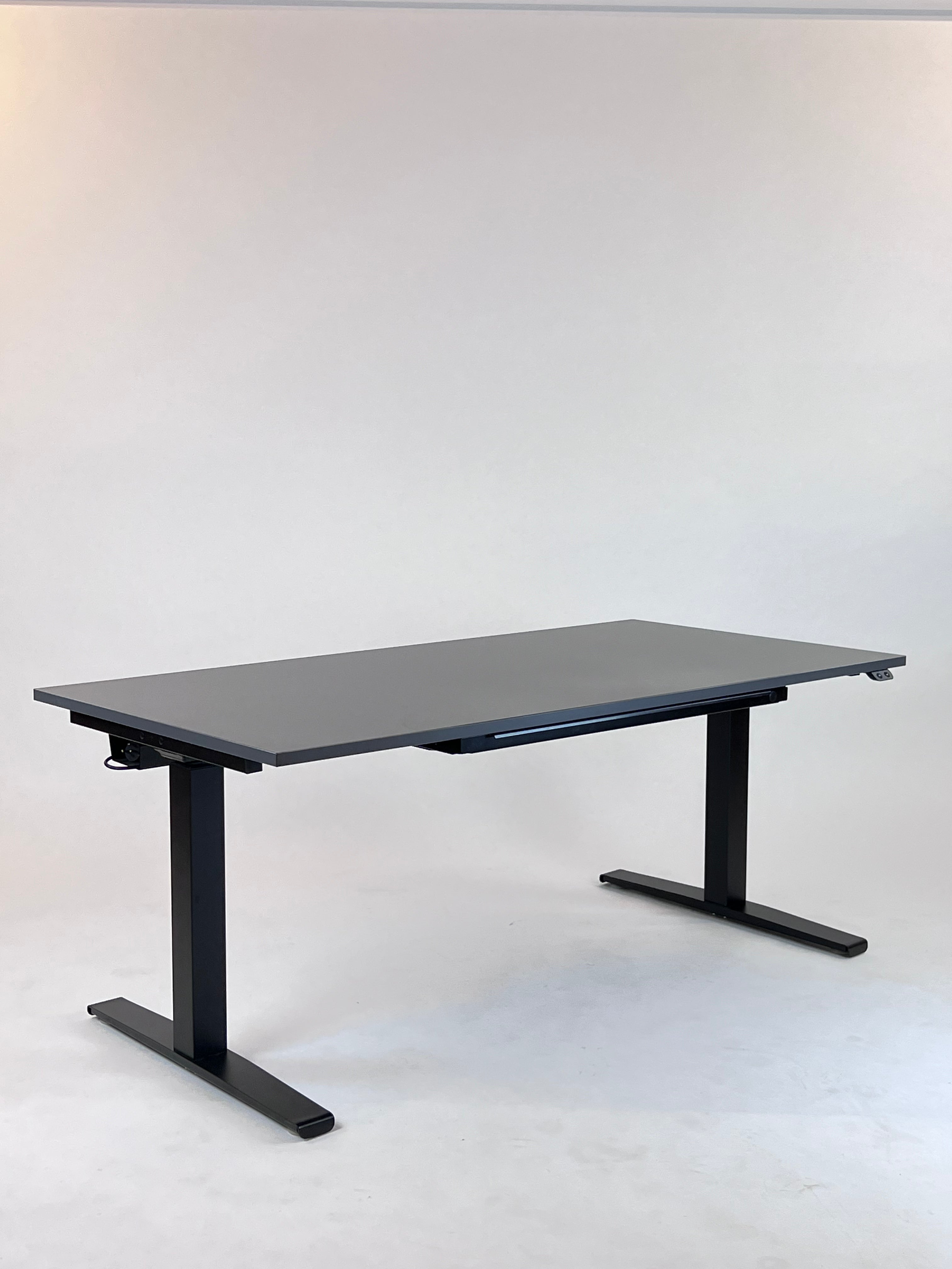 160 x 80 Hæve/Sænke bord fra HolmrisB8