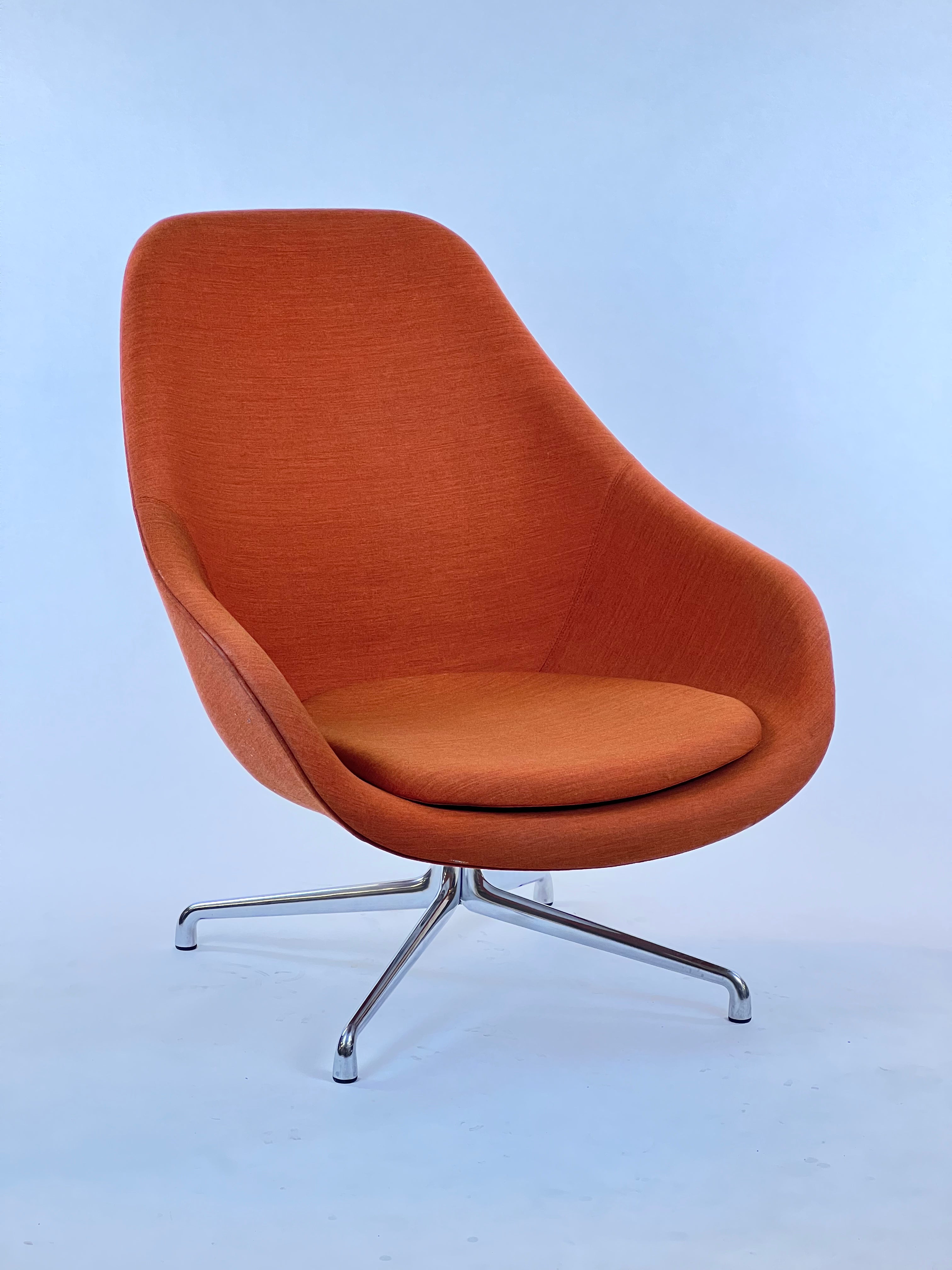 About A Lounge 91 høj drejestol (AAL 91), fuldpolstret orange