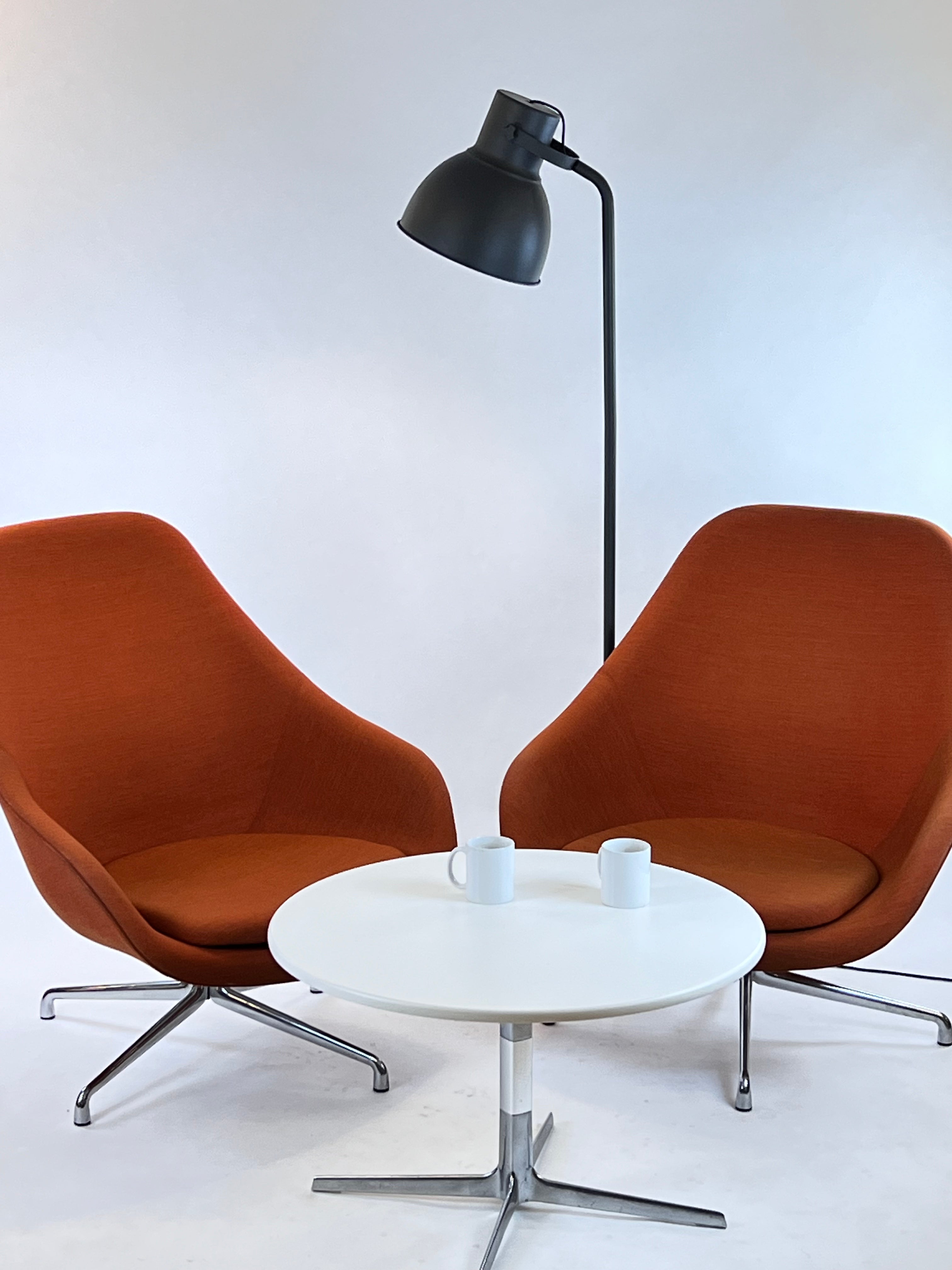 About A Lounge 91 høj drejestol (AAL 91), fuldpolstret orange