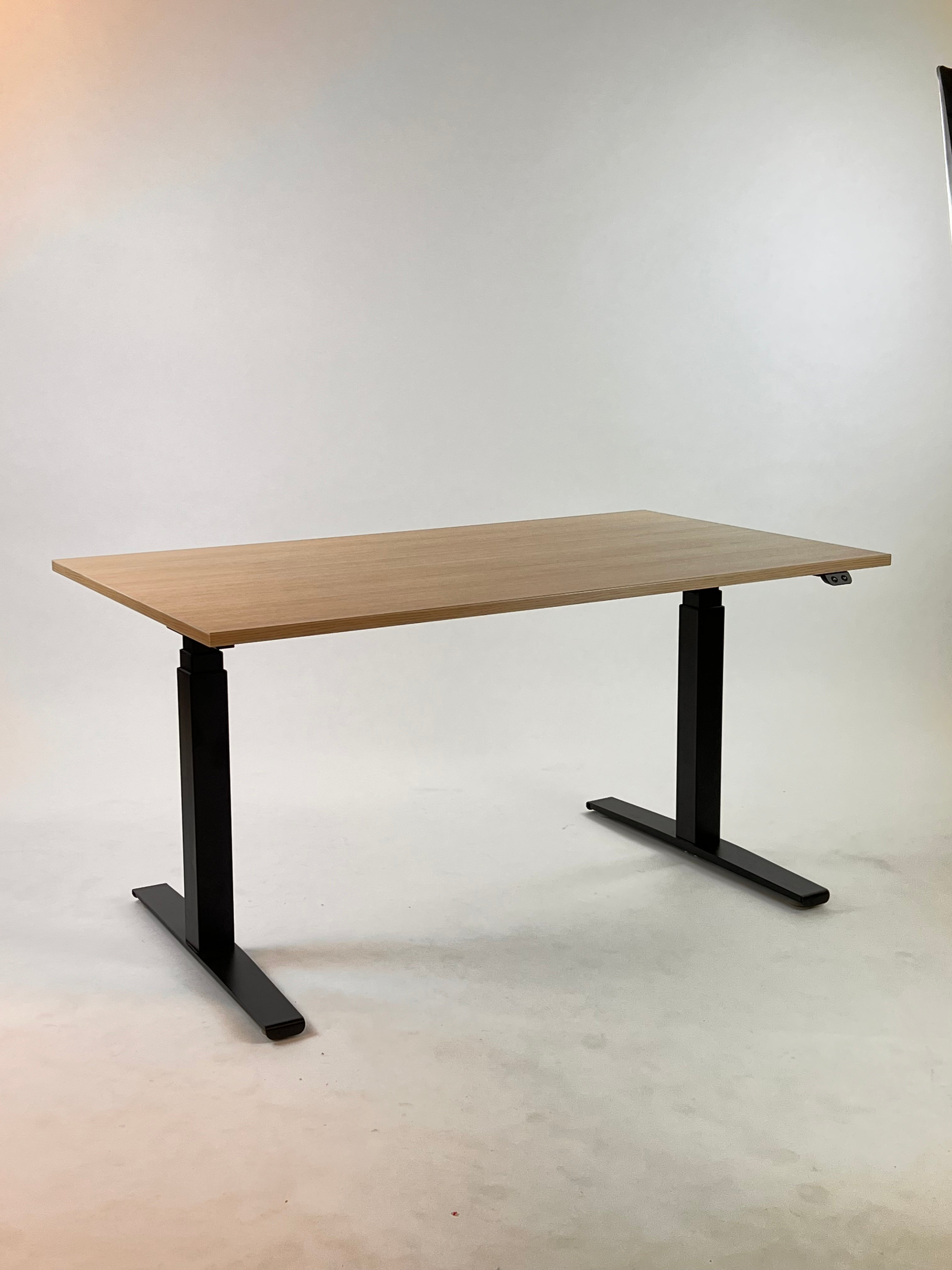 140 x 80 Hæve/Sænke bord fra HolmrisB8