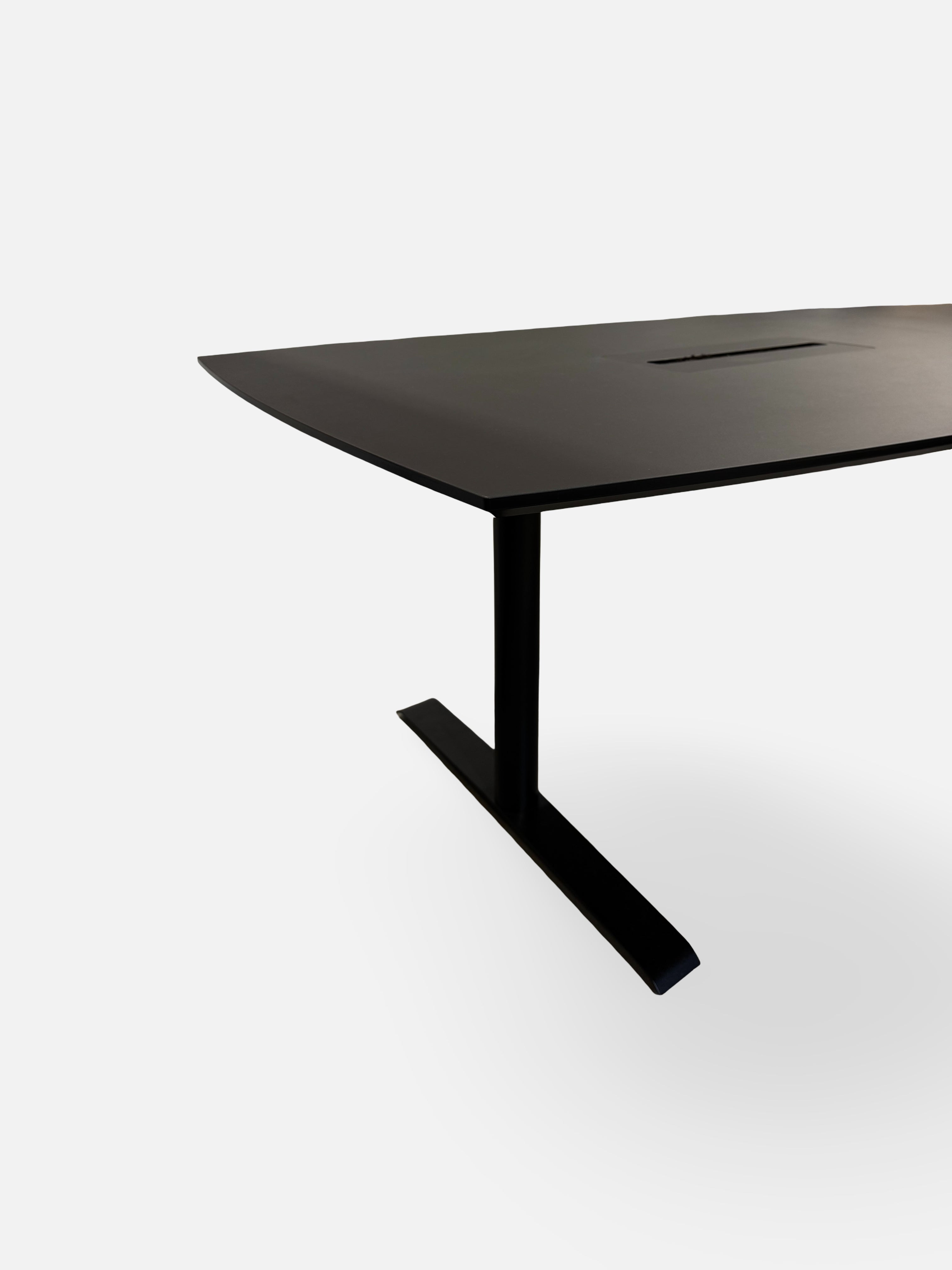 Bord m. Kabelgennemføring – Sort