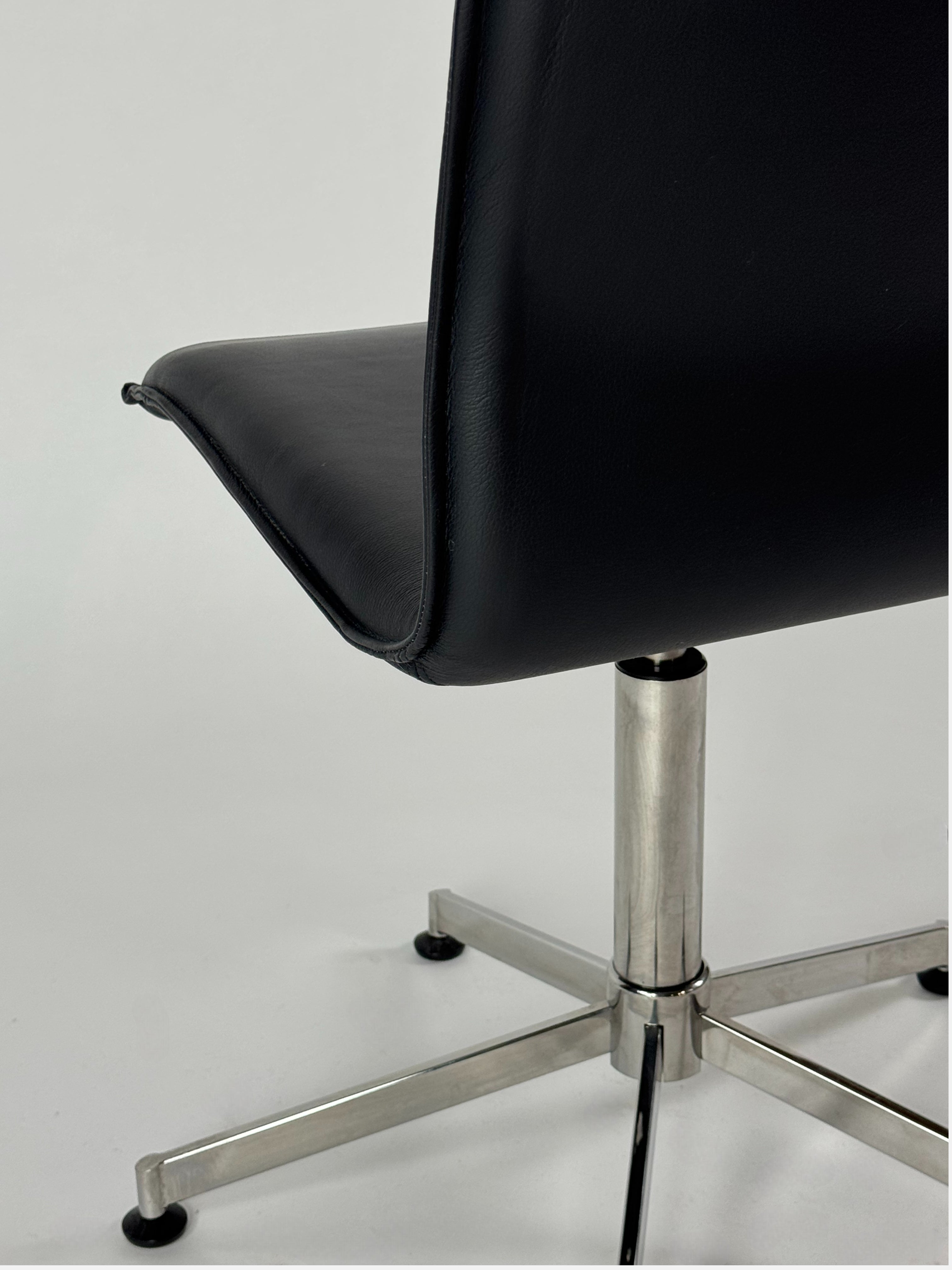 Magnus Olesen Inferno Stol – Sort Læder