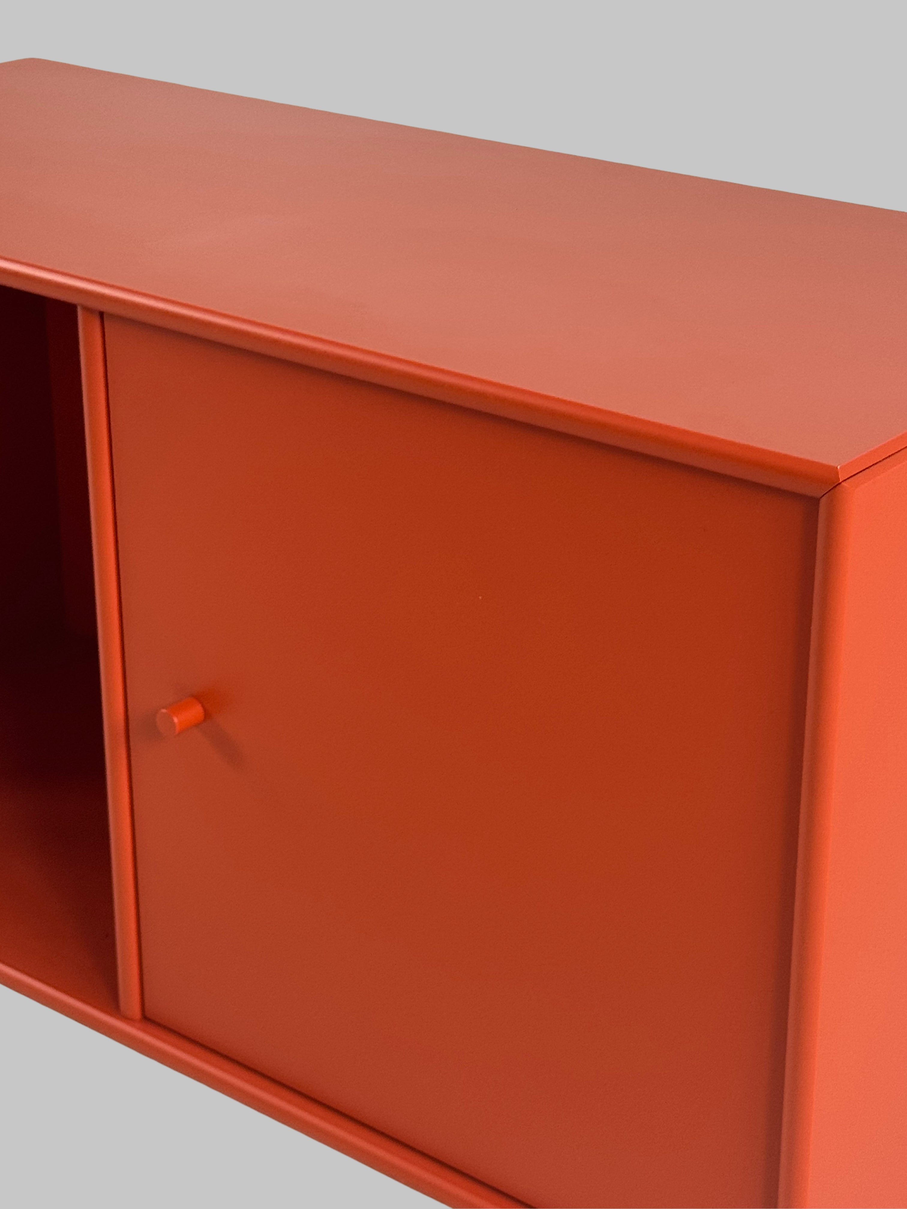 Montana Skab – Orange 70x30x36cm
