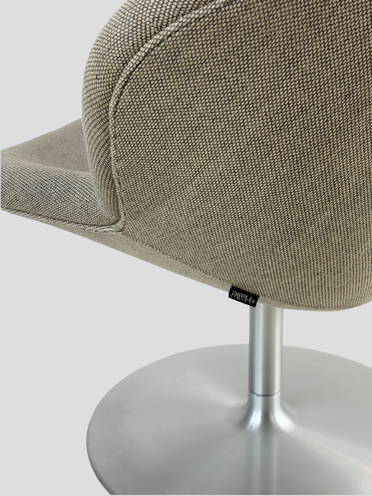 +HALLE Capri Loungestol – Beige/Metal Stel