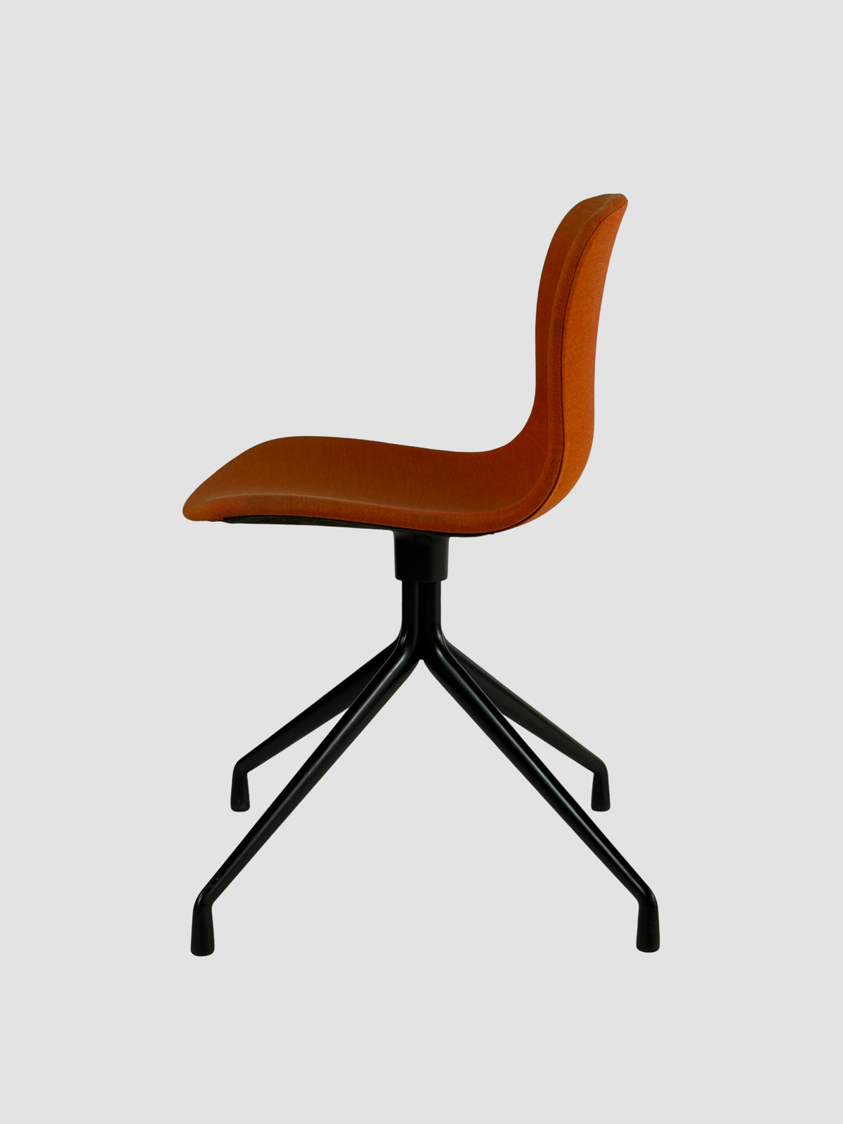 HAY AAC11 Stol – Orange/Sort Stel