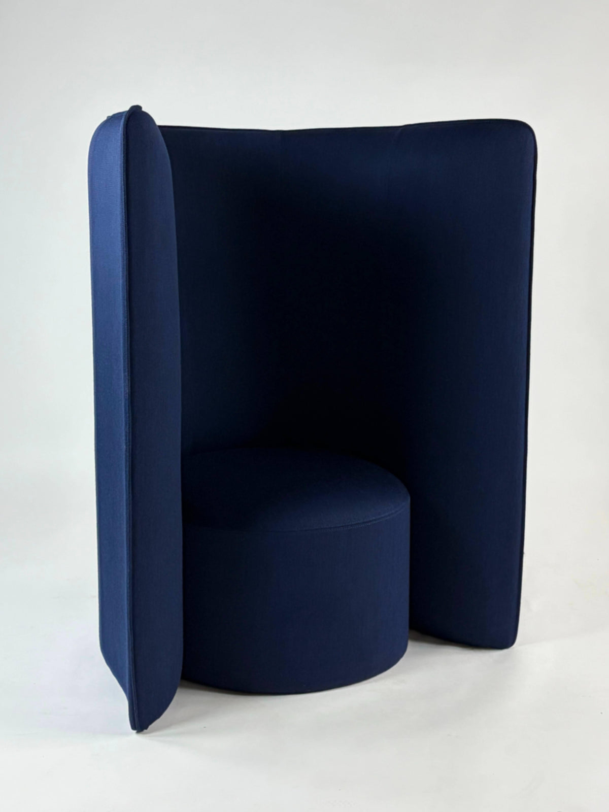+Halle Proto High Back Out Loungestol – Navy