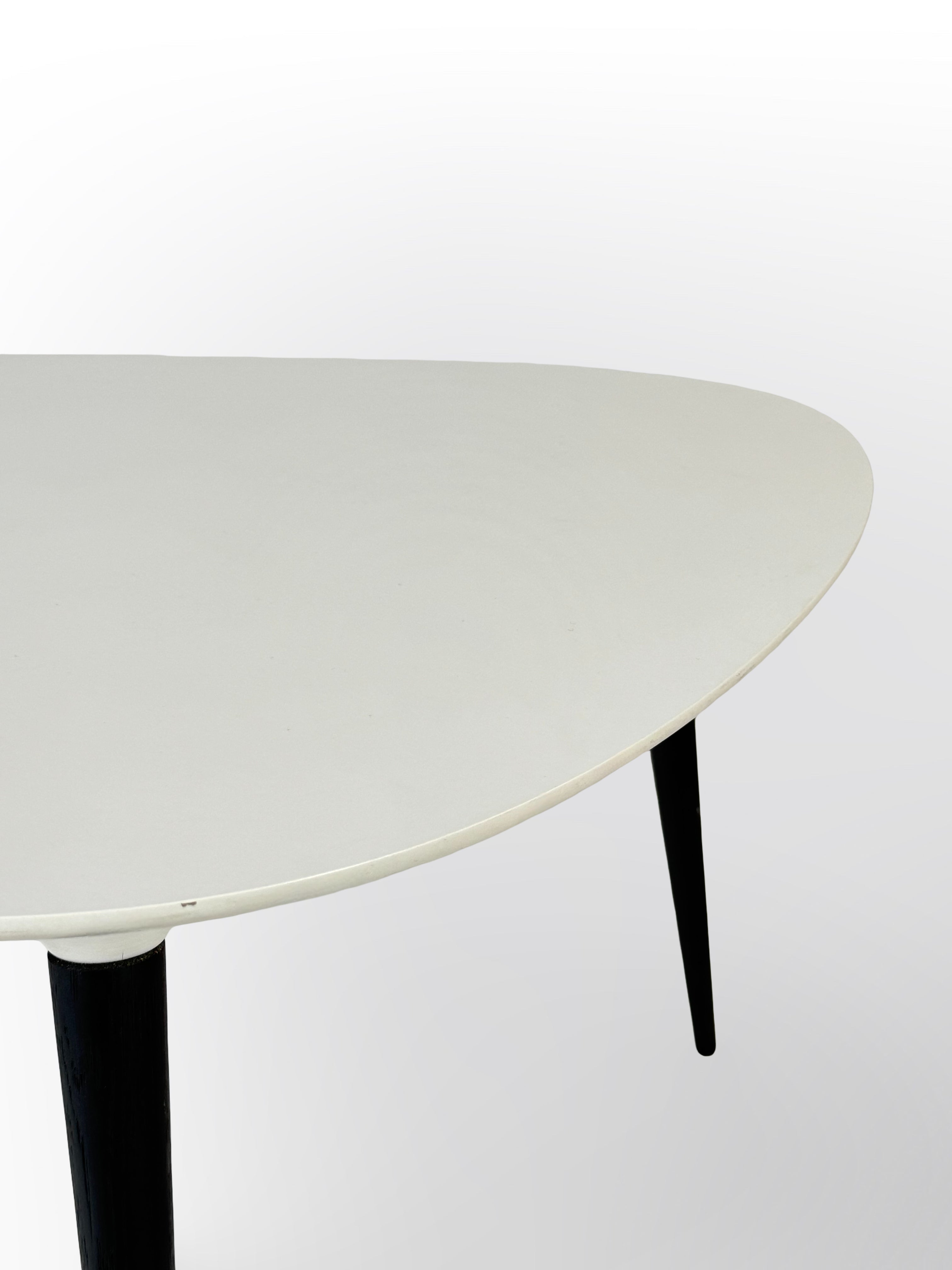 Fredericia Furniture Icicle Sofabord – Hvid/Sort Stel